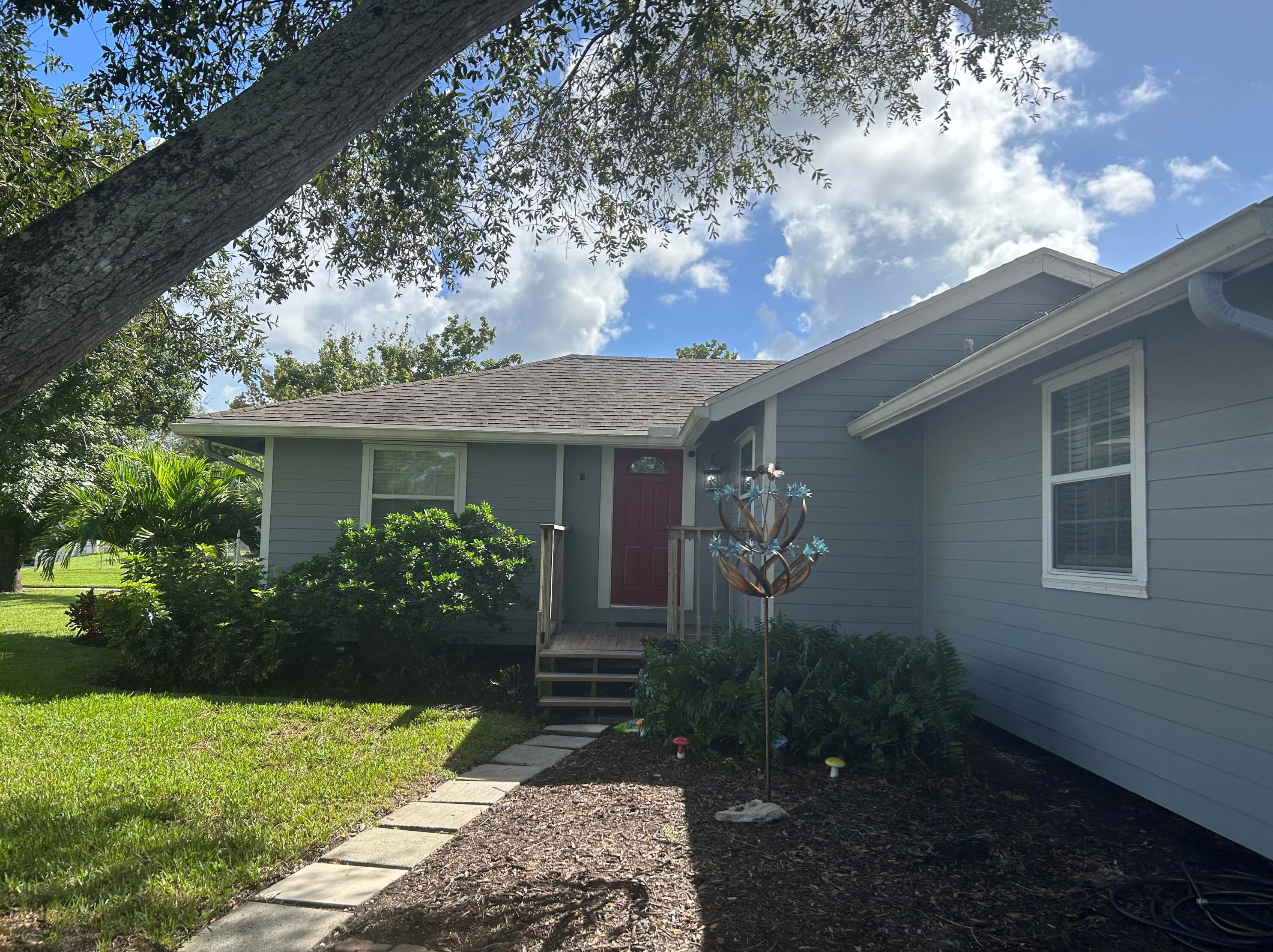 5048 Alicia St, Stuart, FL 34997-1609