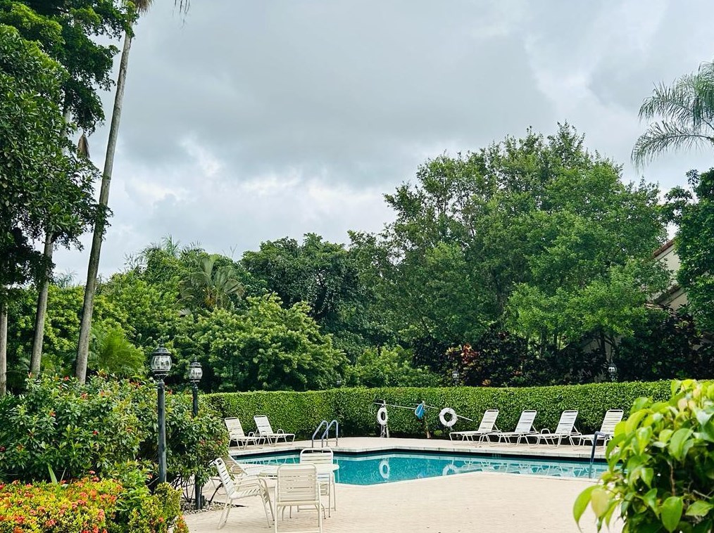 5720 Coach House Cir, Boca Raton FL 33486-8610 exterior