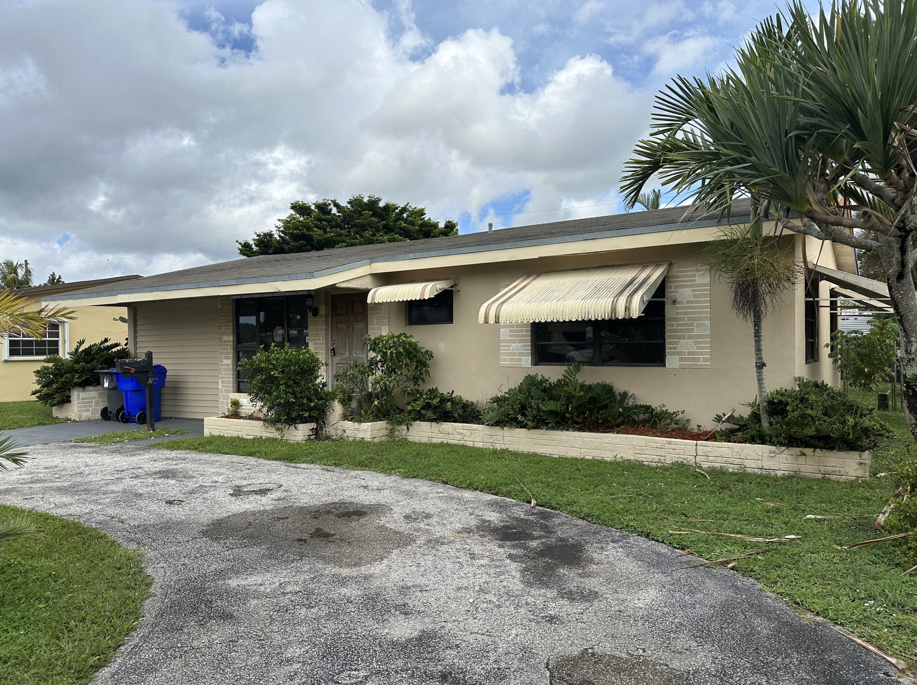 7551 Polk St, Hollywood, FL 33024-7019