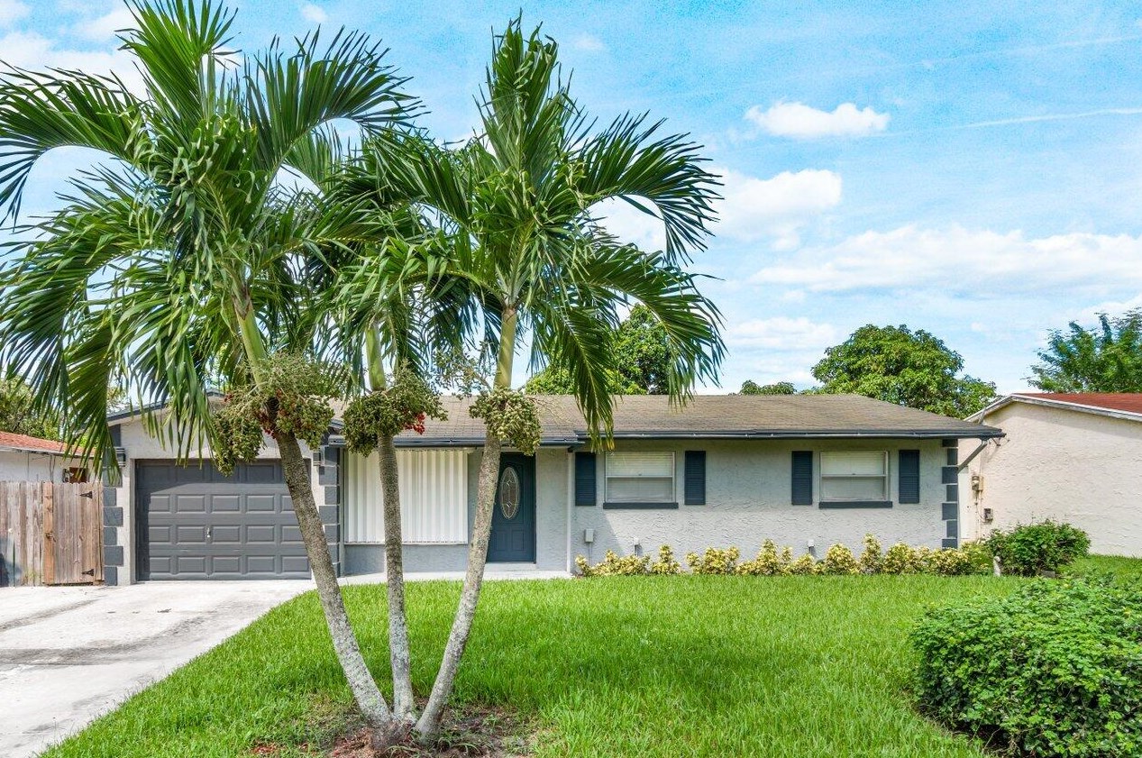 4399 Wilkinson Dr, Lake Worth, FL 33461-4541