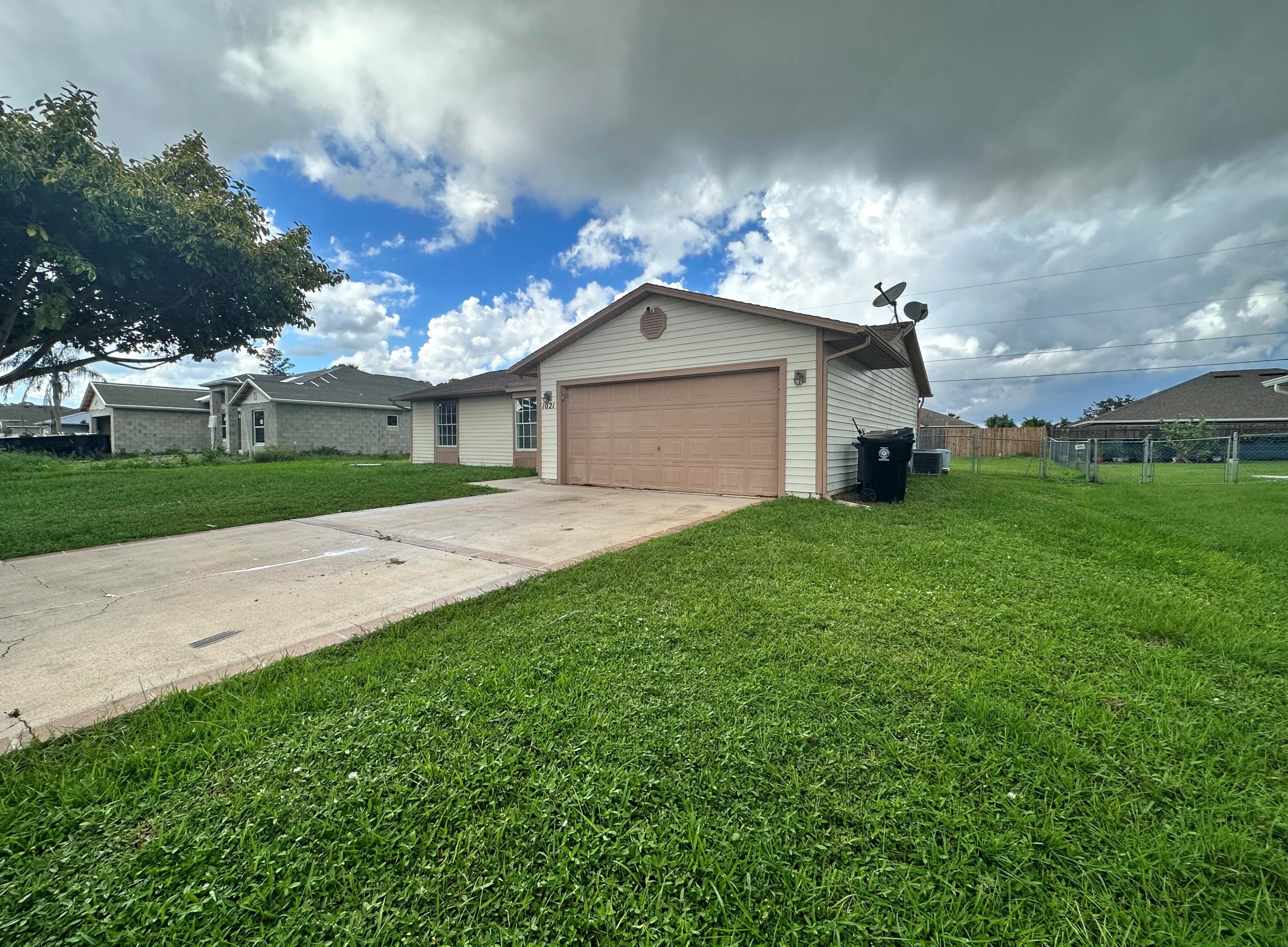 1021 Sw Dubois Ave, Fort Pierce, FL 34953