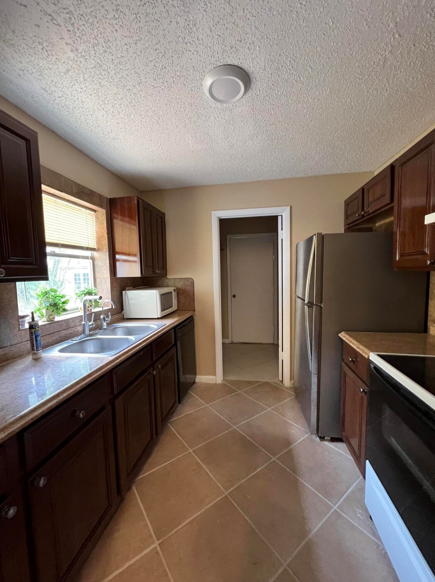 210 Sparrow Dr #4, West Palm Beach, FL 33411