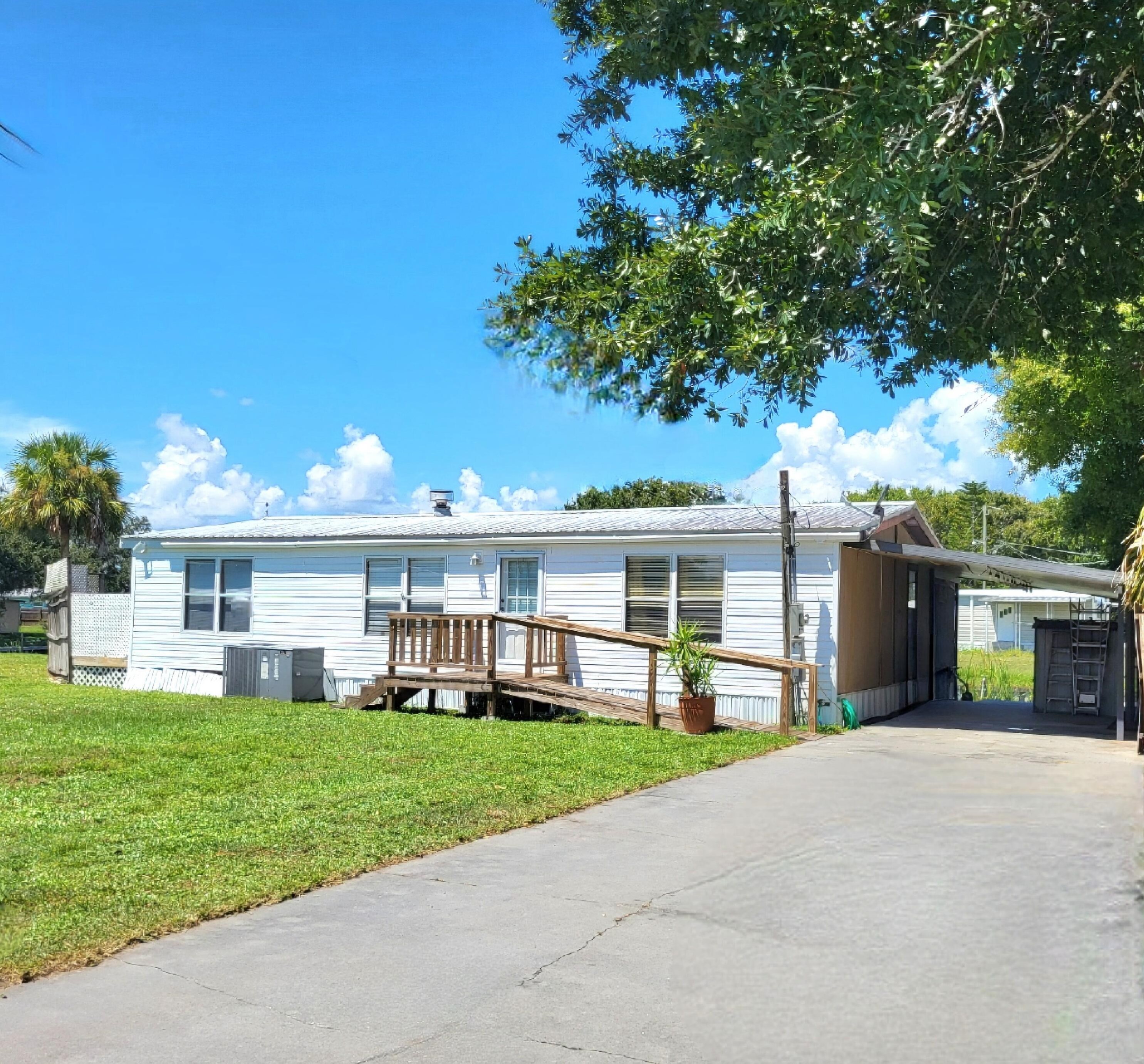 1026 22 Cir #bhr, Okeechobee, FL 34974
