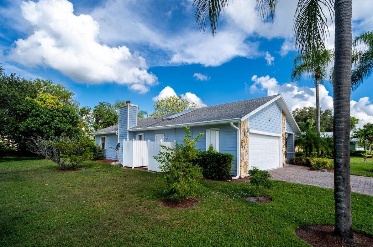 902 Sw Willow Ln, Palm City, FL 34990