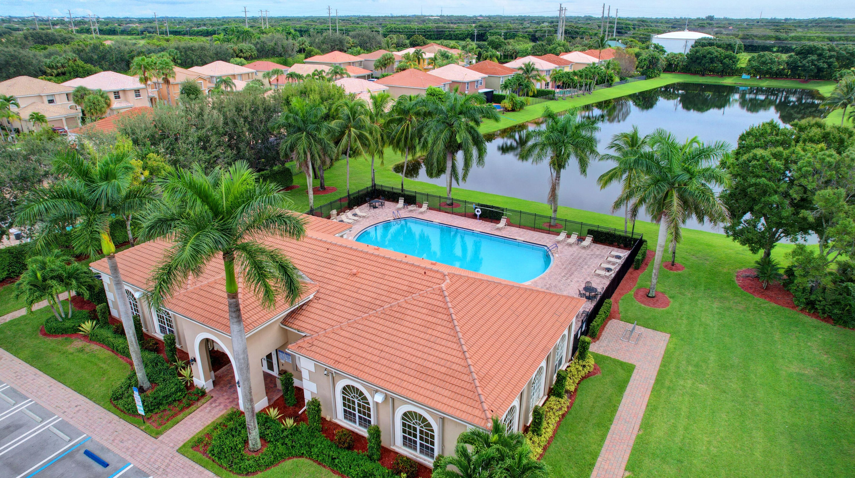 4372 Silver Glen Dr, Lake Worth FL 33449-8327 exterior