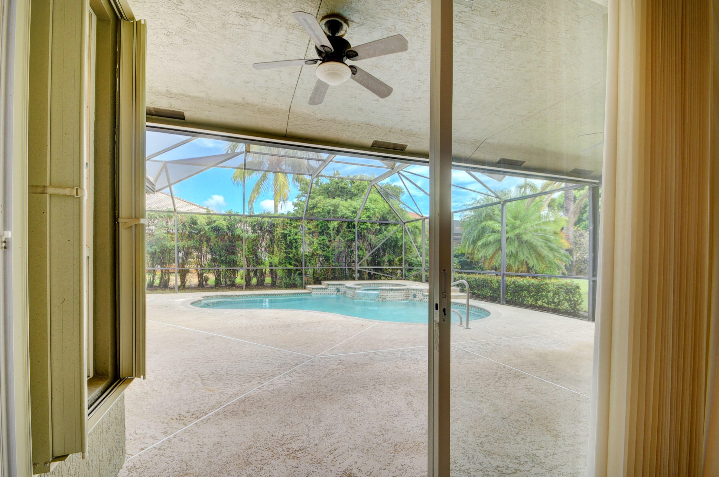 4372 Silver Glen Dr, Lake Worth FL 33449-8327 exterior