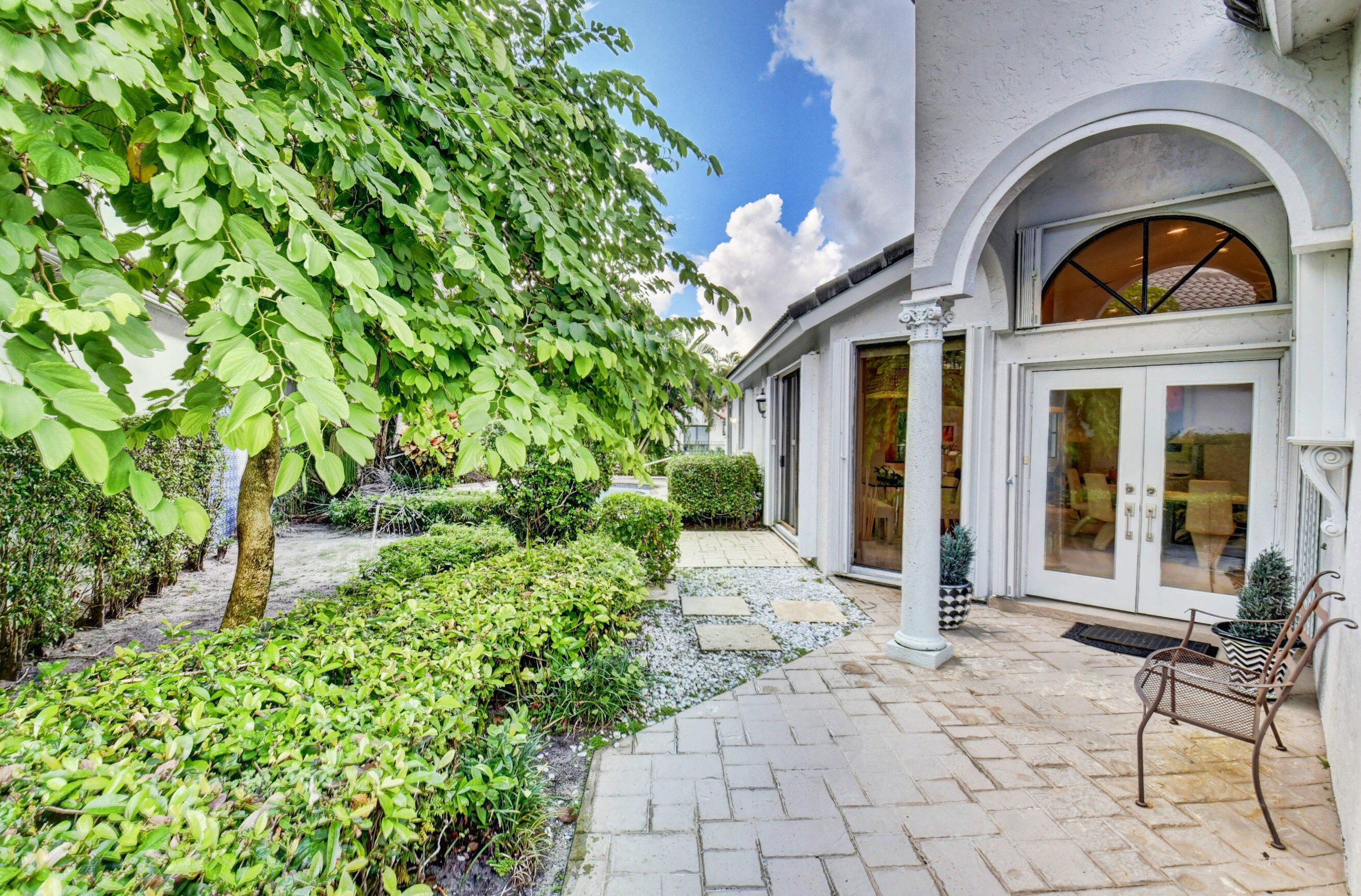 2106 60th Cir, Boca Raton, FL 33496-2647