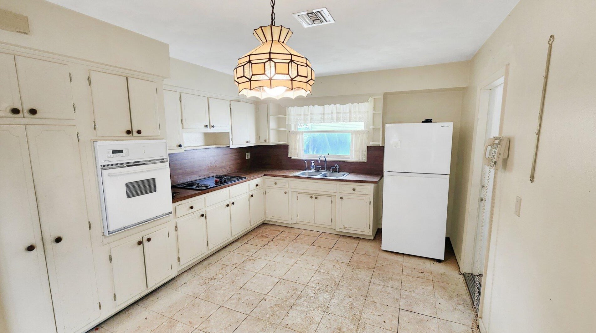 460 37th St, Boca Raton, FL 33431-5926