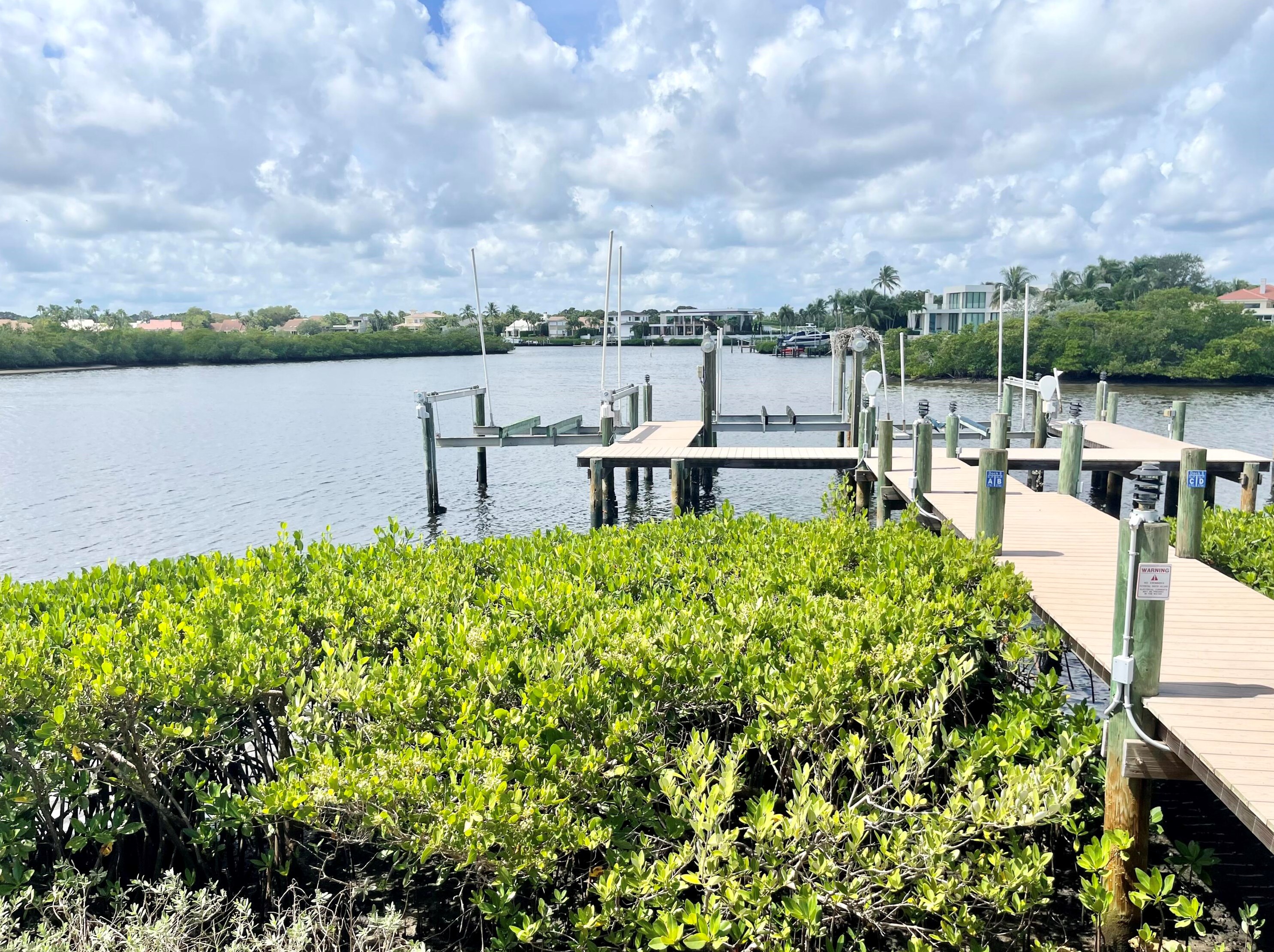2702 Captains Way, Jupiter FL  33477-4087 exterior