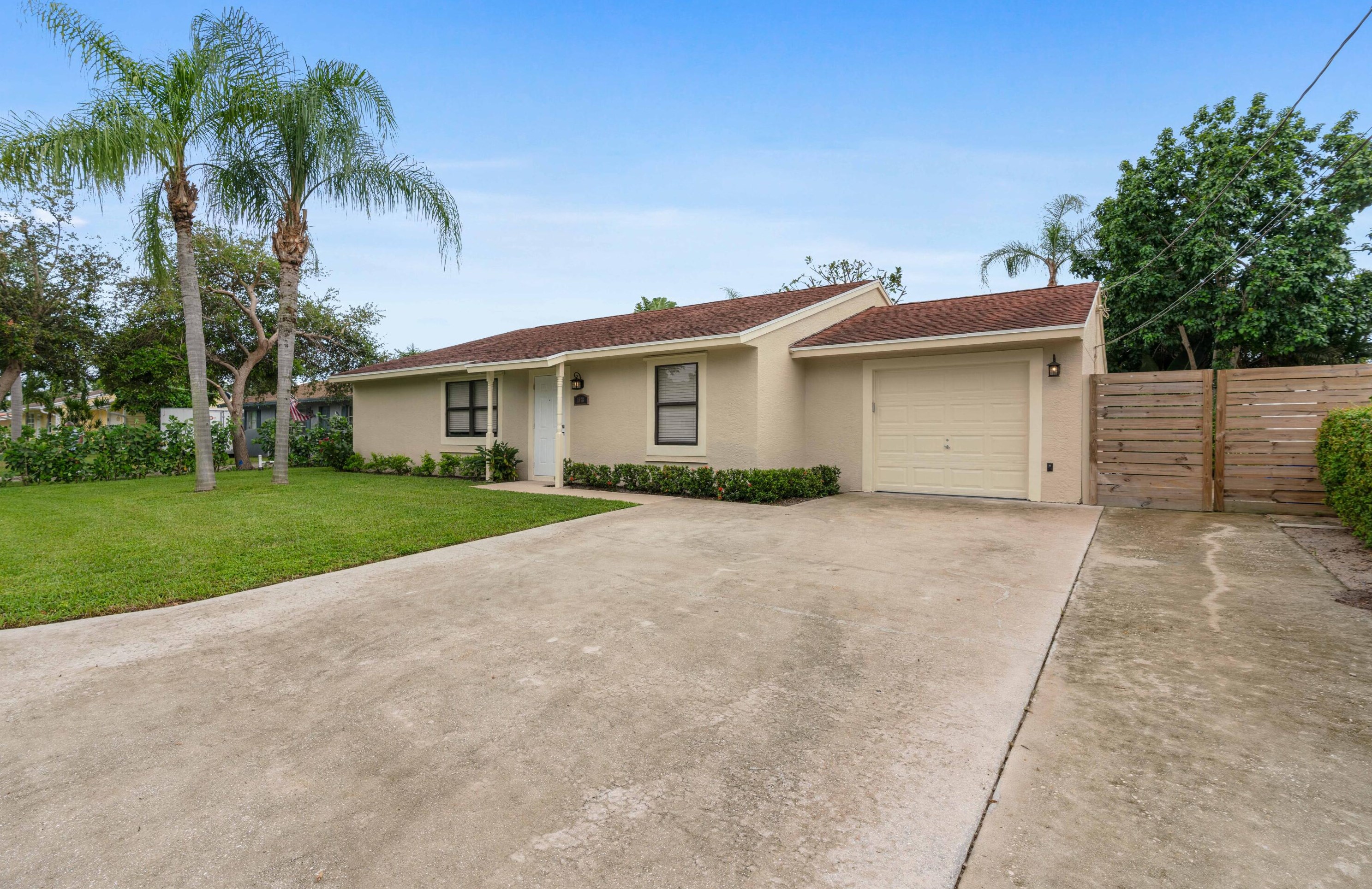 1918 Wheeler Rd, West Palm Beach, FL 33408