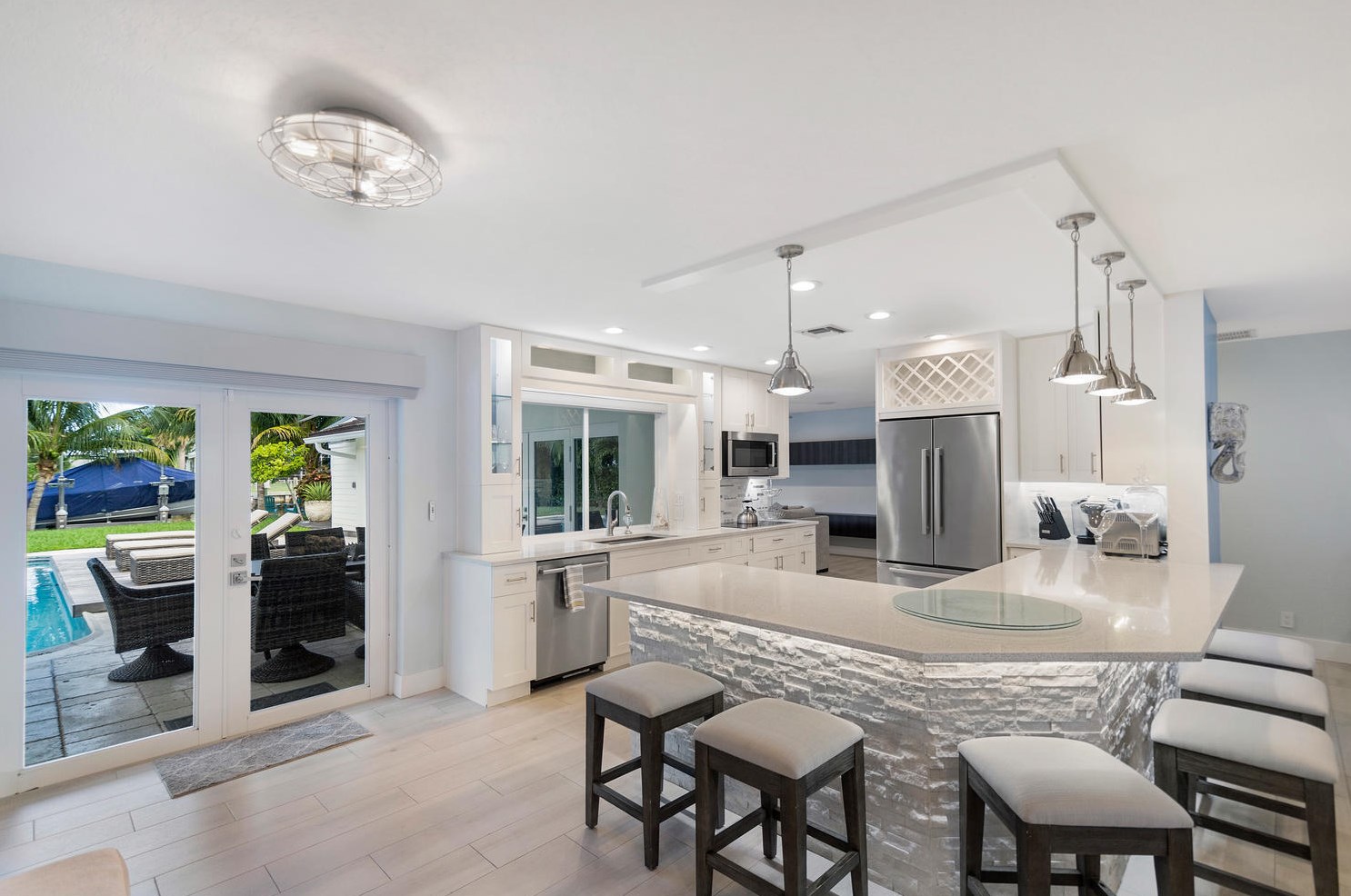 22 Hbr Dr, Lake Worth FL  33460-6329 exterior