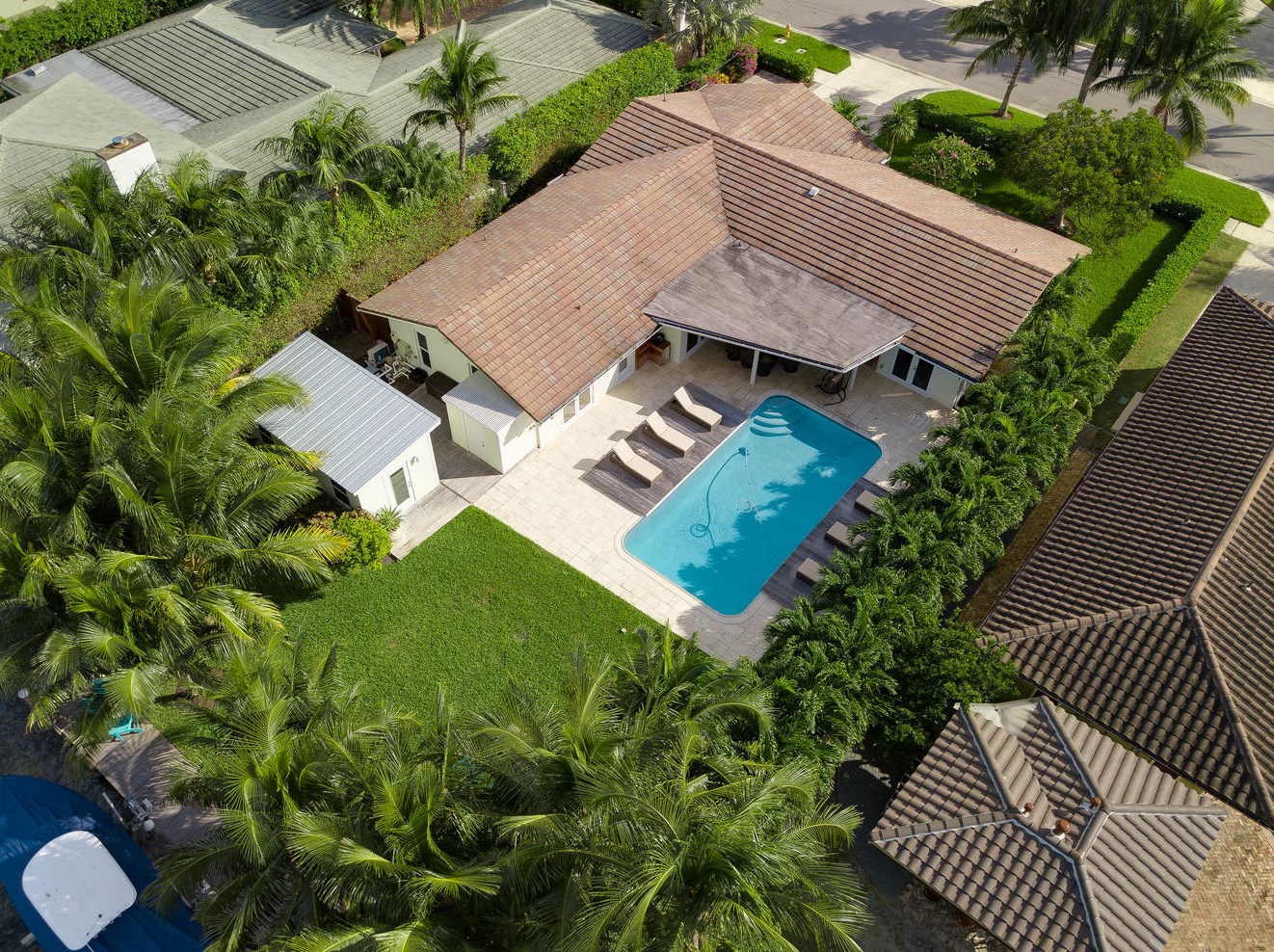 22 Hbr Dr, Lake Worth FL  33460-6329 exterior