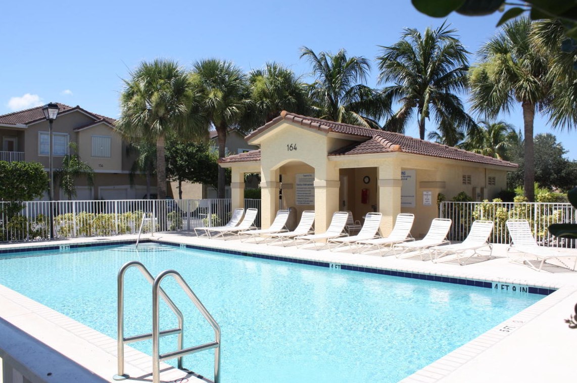 152 Village Blvd, Jupiter FL  33469-5312 exterior