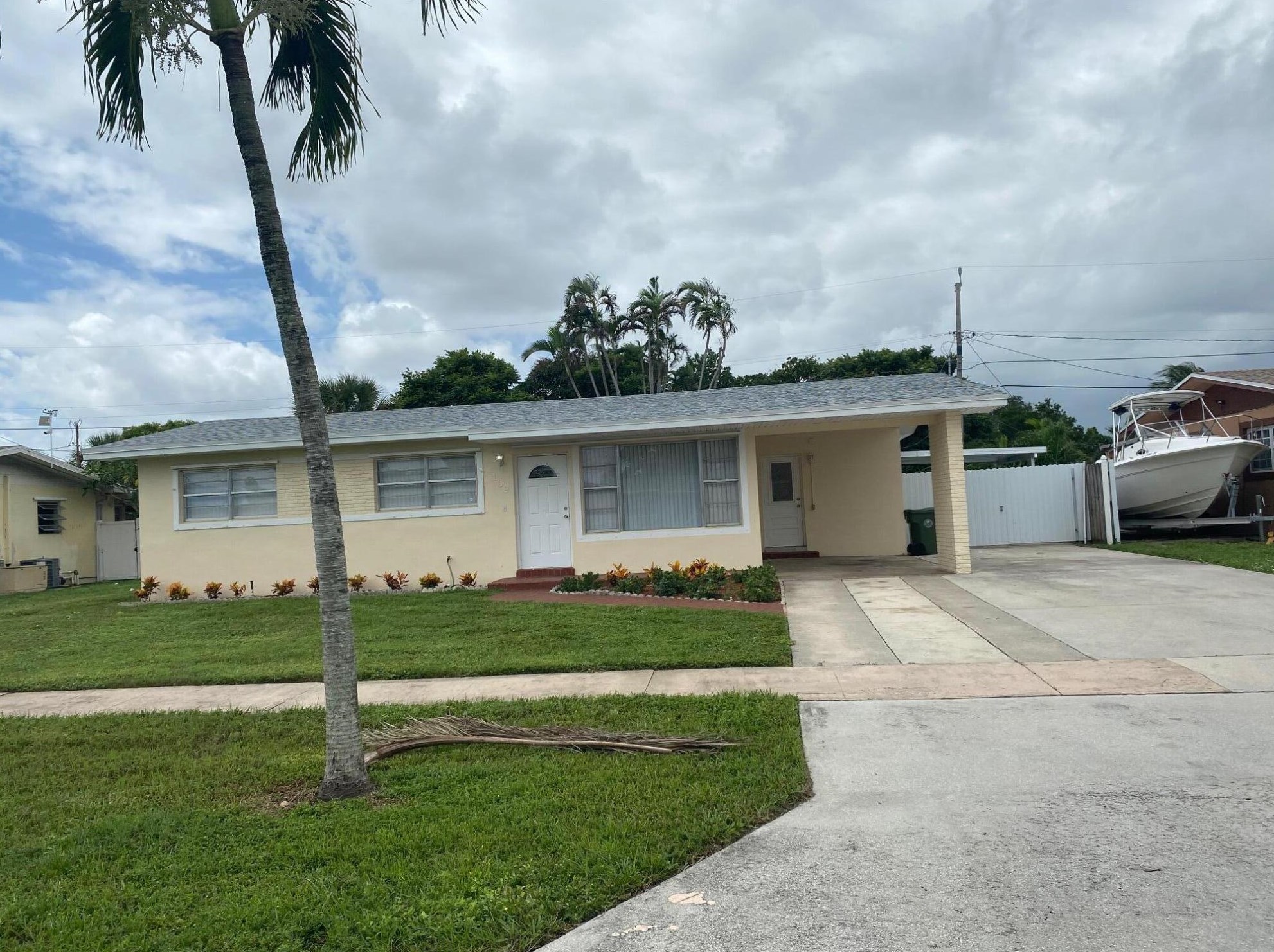 109 San Juan Dr, Lake Worth, FL 33461