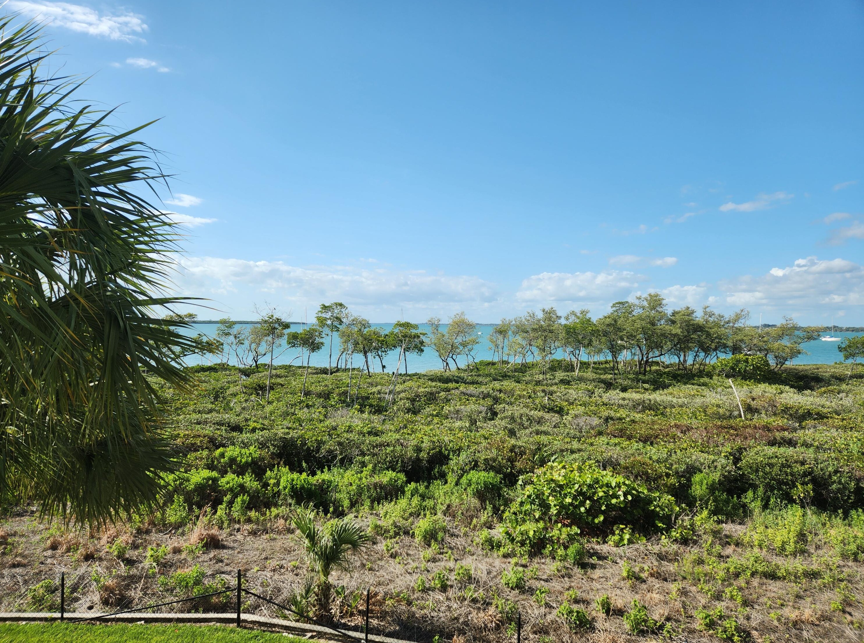 24 Harbour Isle Dr W Unit 204, Fort Pierce, FL 34949