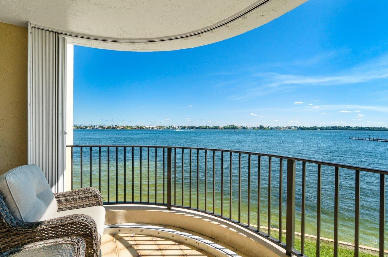 8200 Lakeshore Dr # 304, Lake Worth, FL 33462