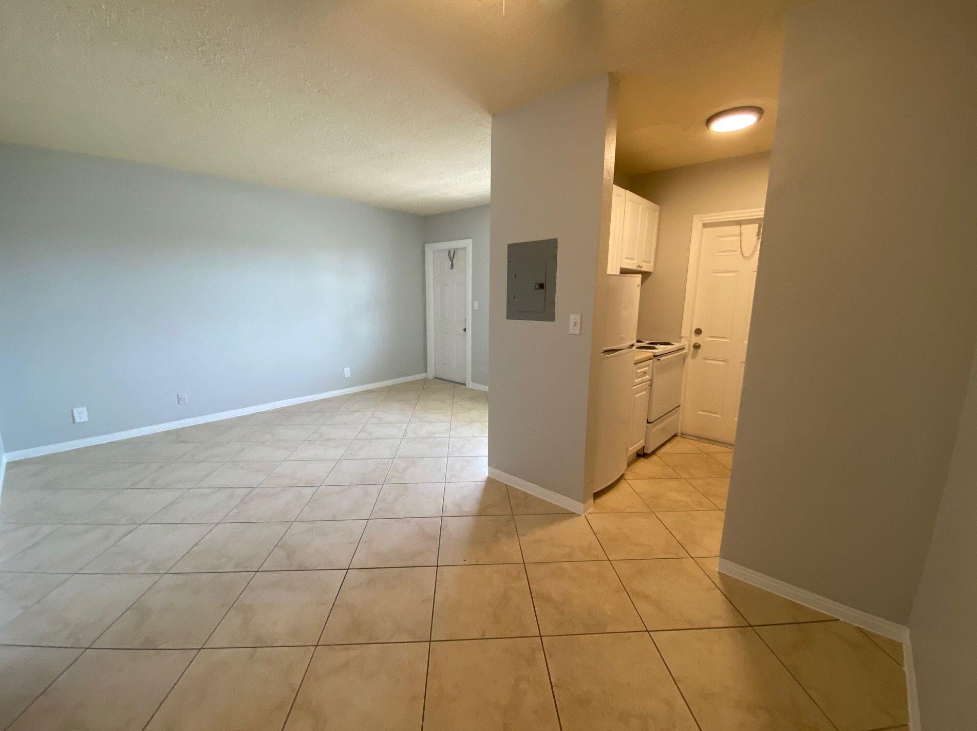 5400 N Flagler Dr Apt A17, West Palm Beach, FL 33407