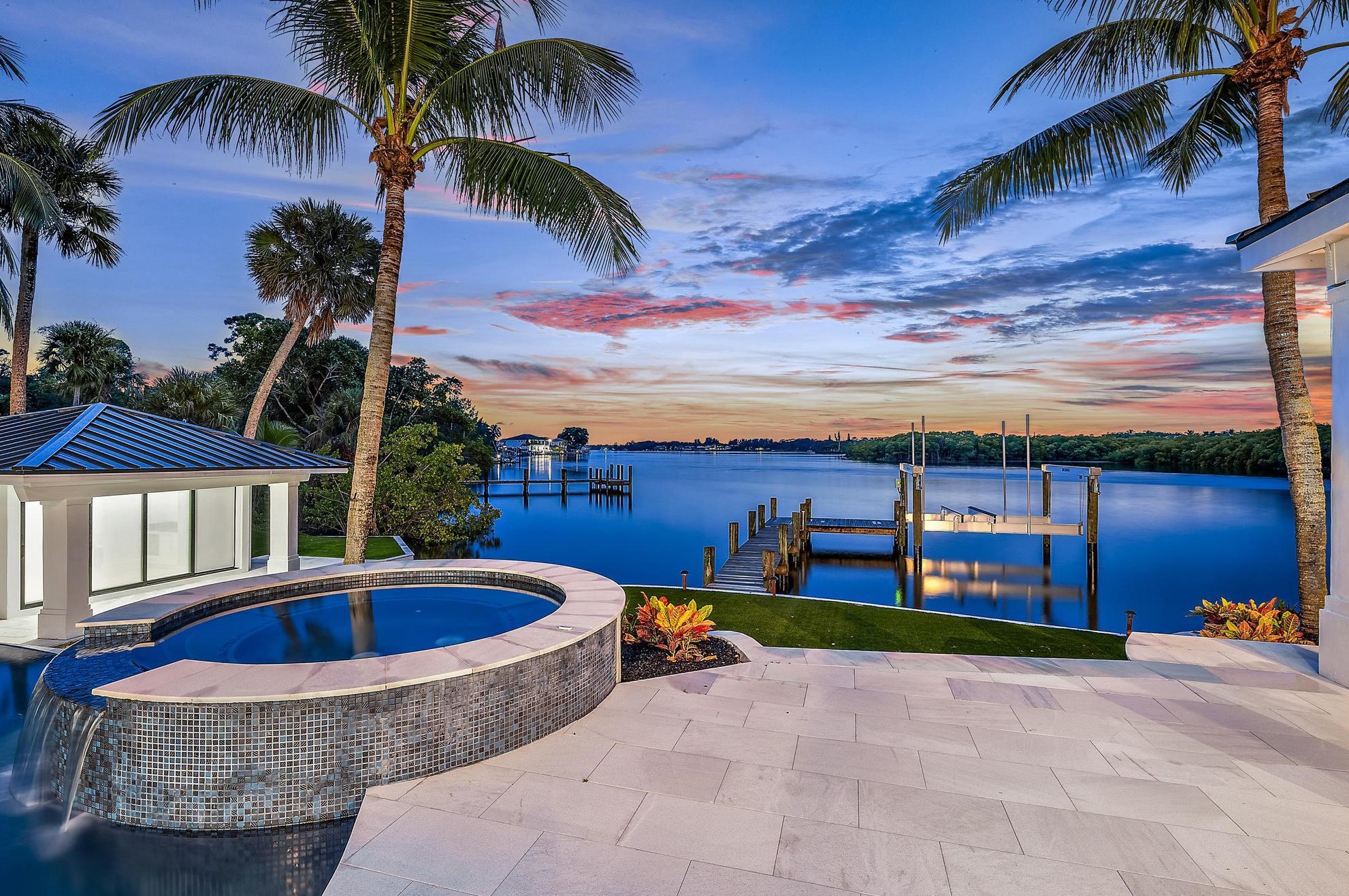 9460 Se Point Terrace, Jupiter, FL 33469