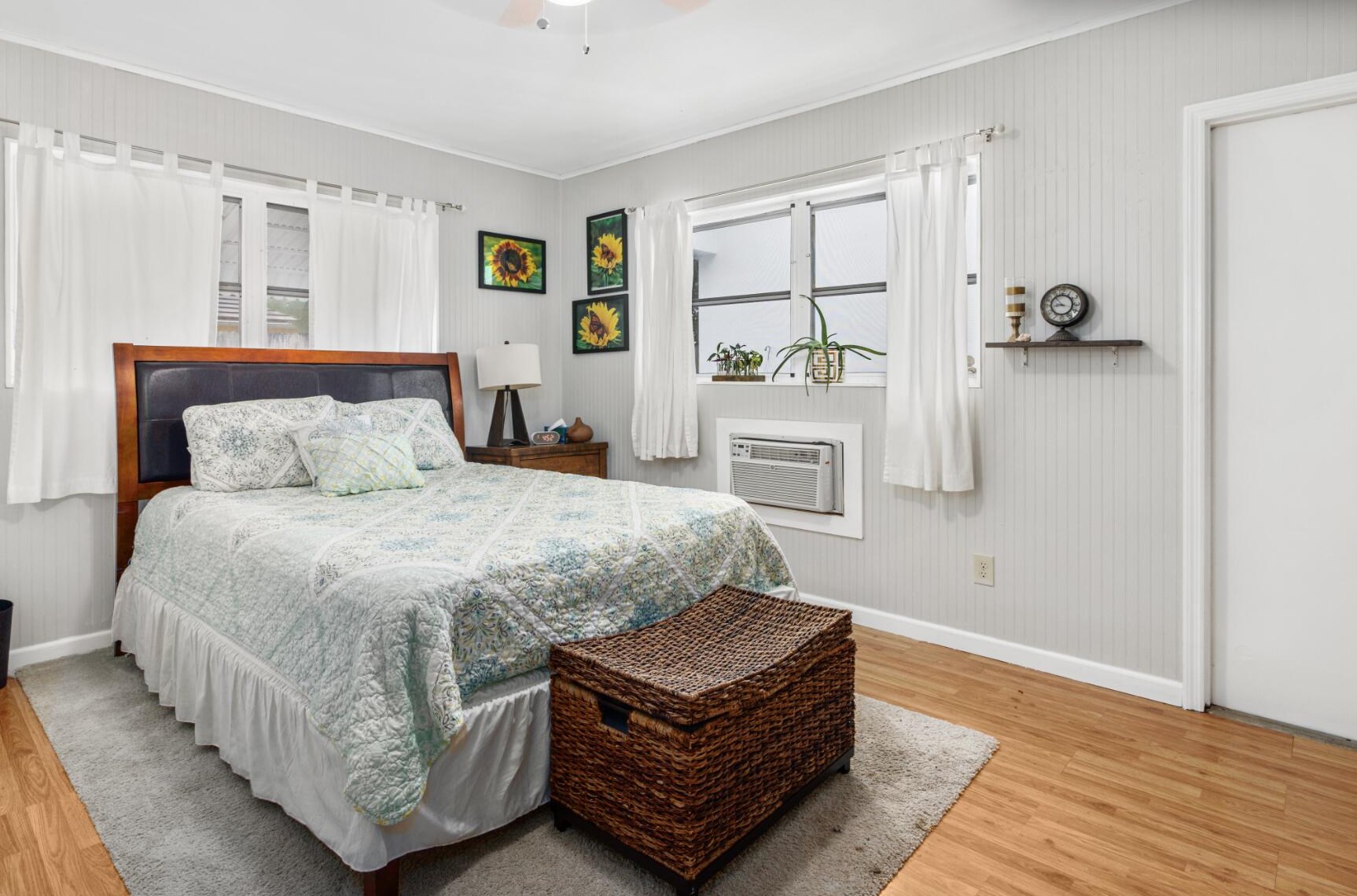 1115 Palmway, Lake Worth FL  33460-5207 exterior