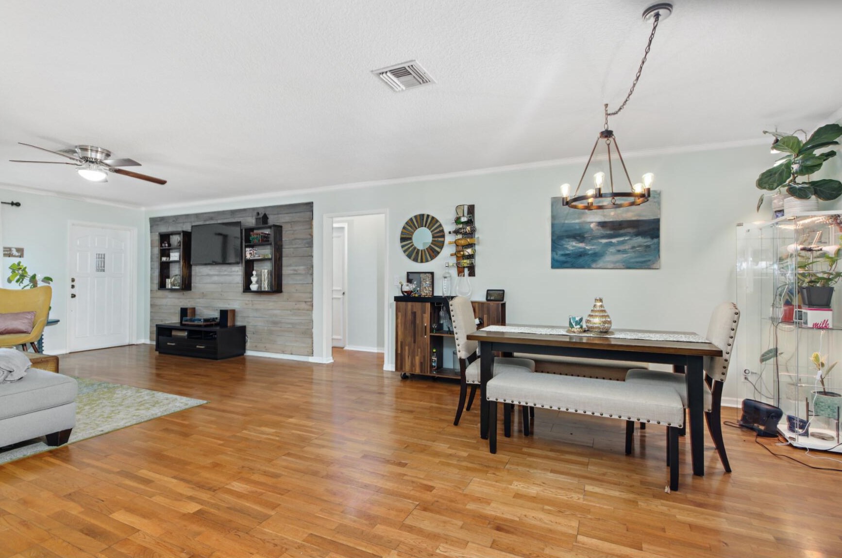 1115 Palmway, Lake Worth FL  33460-5207 exterior