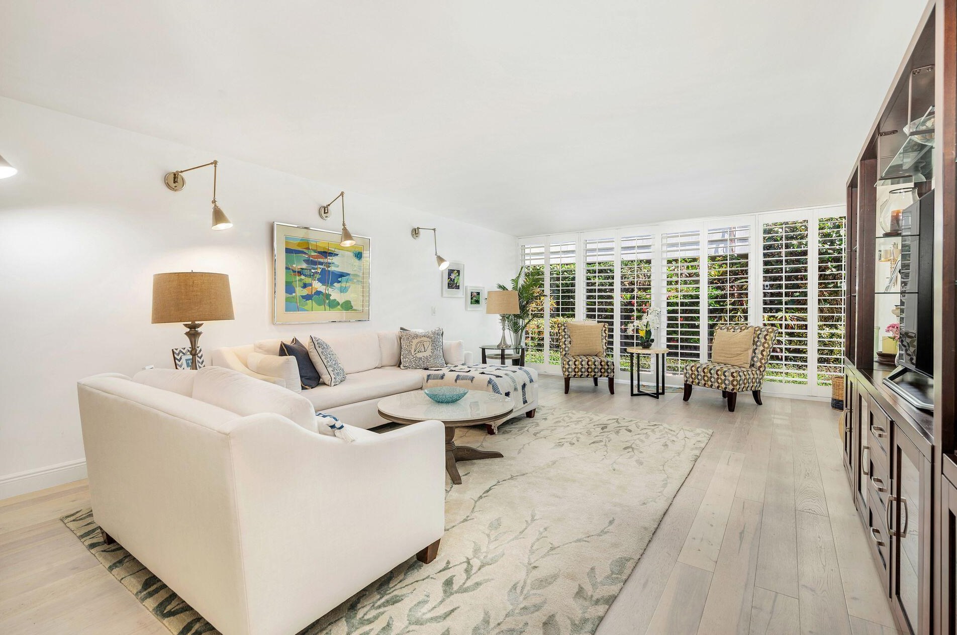 201 Everglade Ave #104, Palm Beach, FL 33480