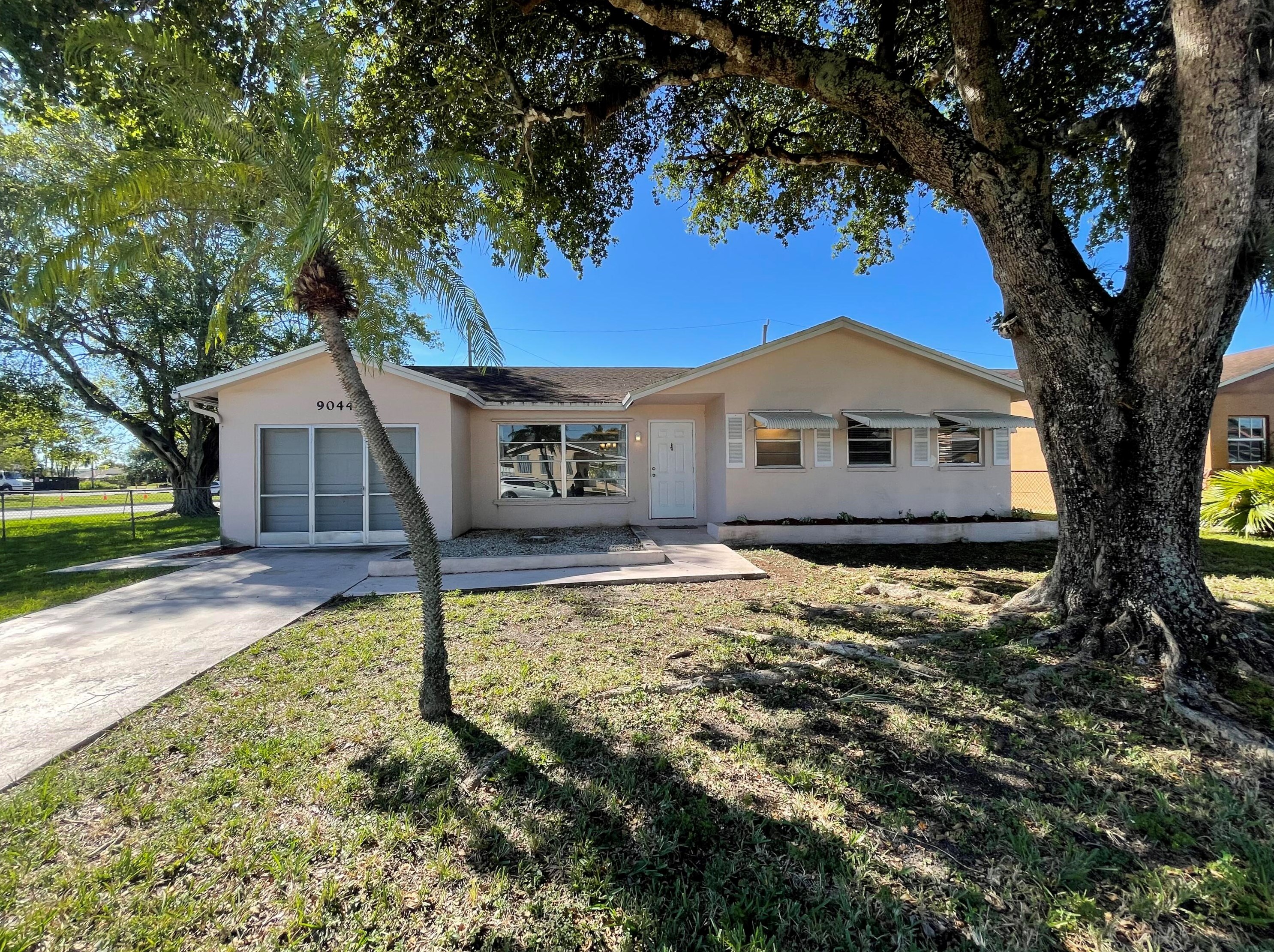 9044 1st Dr, Boca Raton, FL 33428-4504