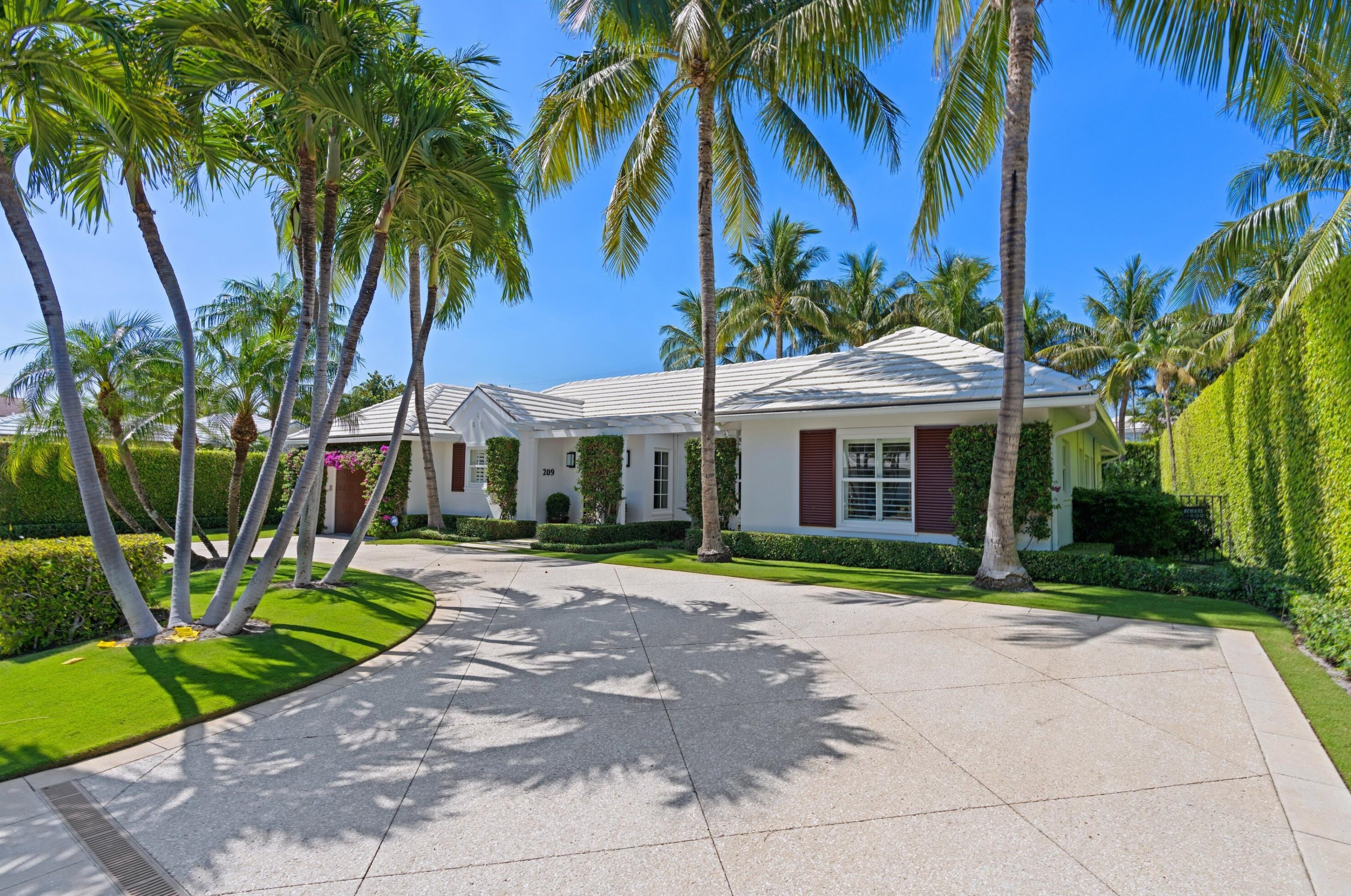 209 Bermuda Ln, Palm Beach, FL 33480-3502