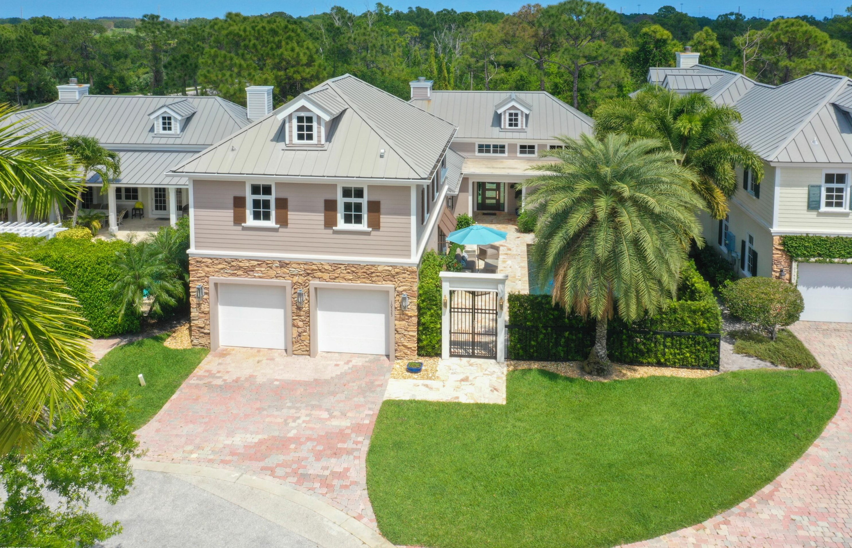 10323 Marigold Cir, Hobe Sound, FL 33455-6374