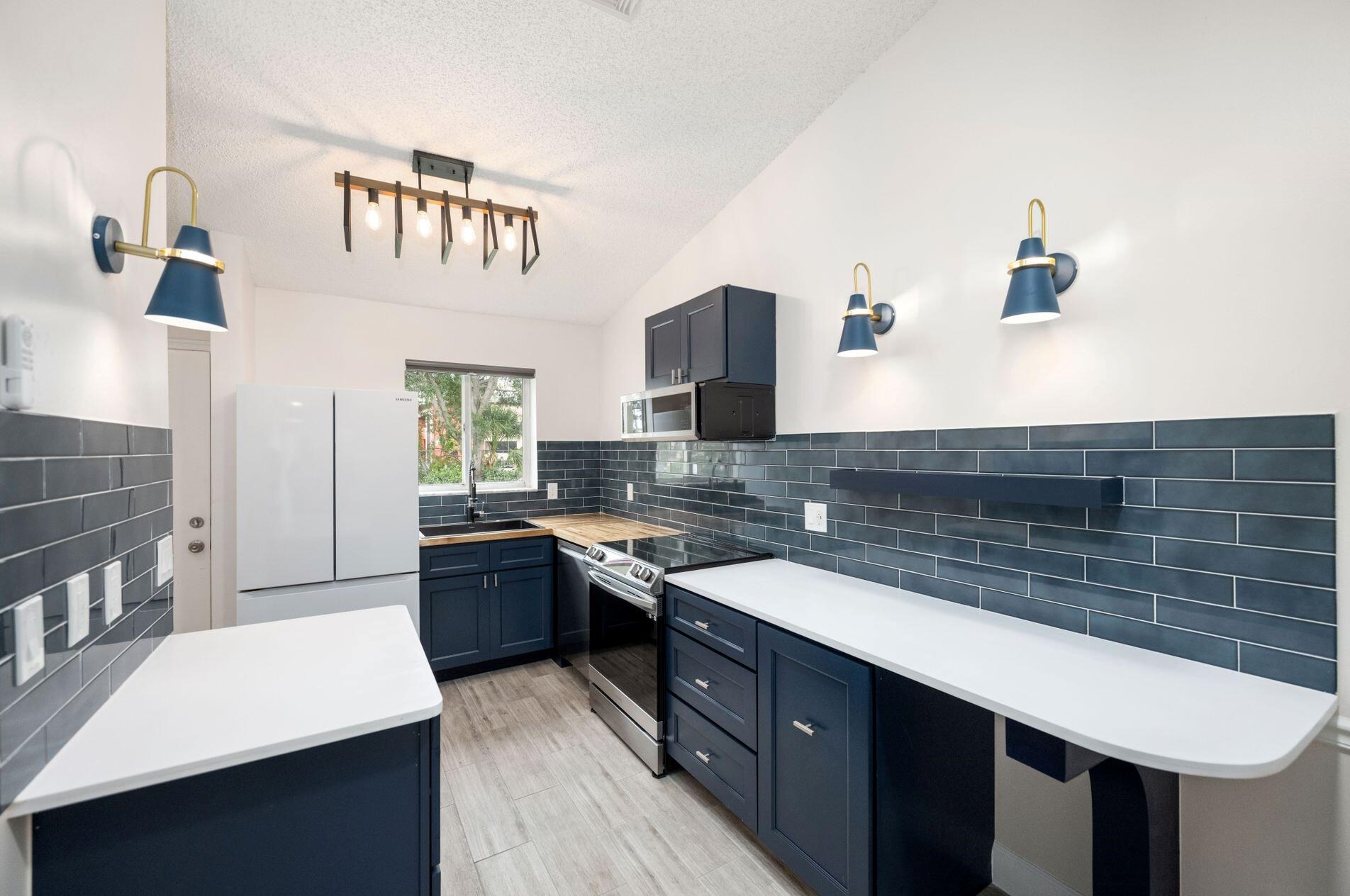 5214 Stacy St #12, West Palm Beach, FL 33417