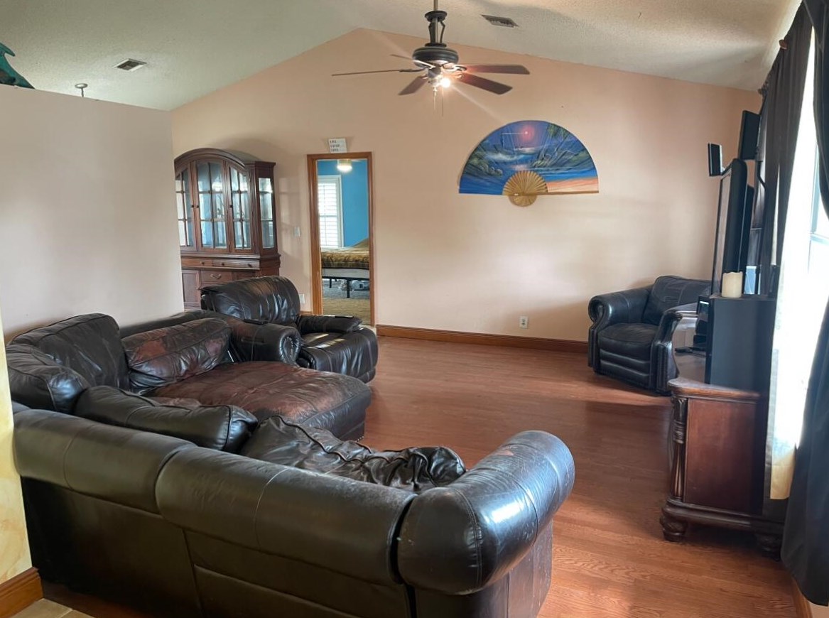 2487 Sun Up Ln, Lake Worth, FL 33462-6401