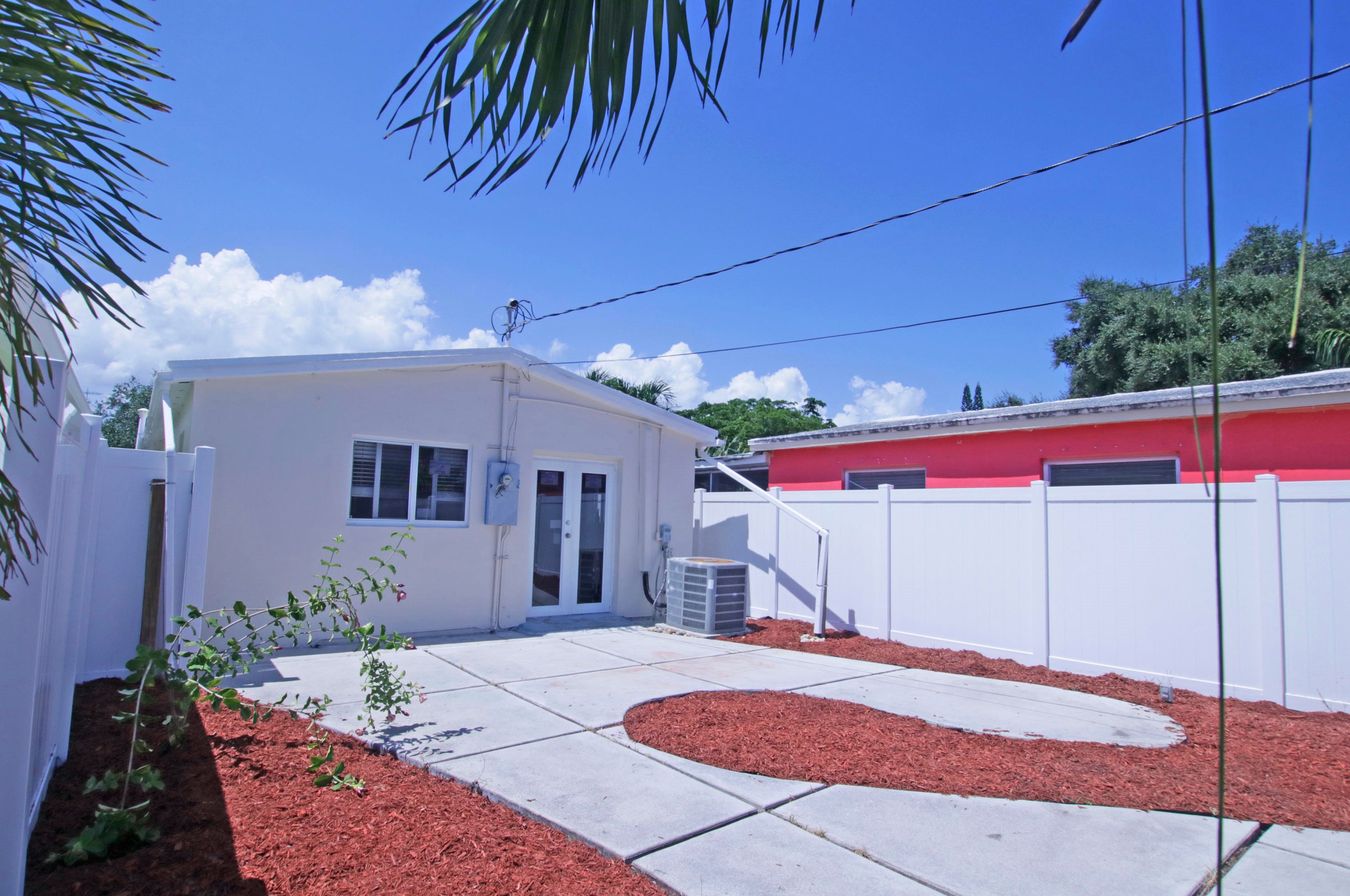 410 N J St, Lake Worth, FL 33460