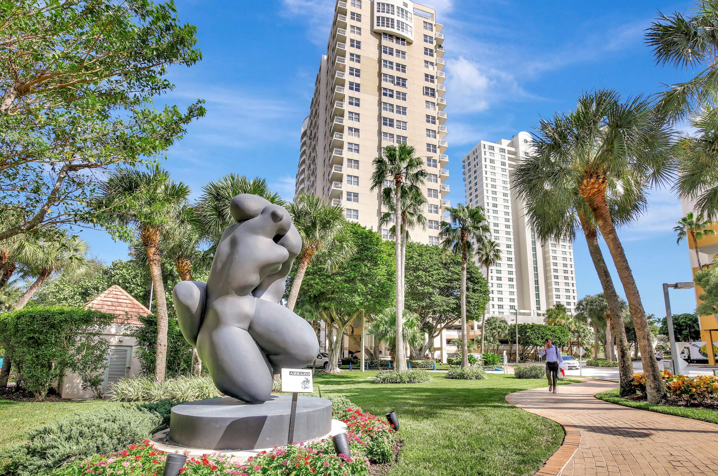 770 Claughton Island Dr, Miami FL  33131-2451 exterior