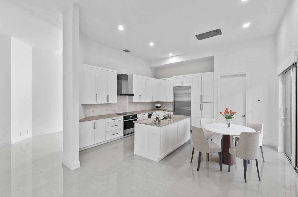 16124 Villa Vizcaya Pl, Delray Beach, FL 33446