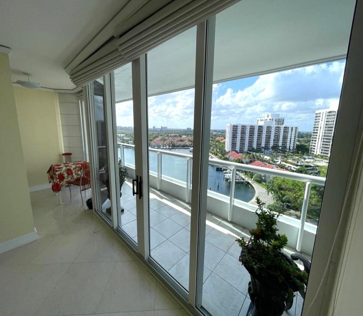 21055 Yacht Club Dr, Miami FL exterior