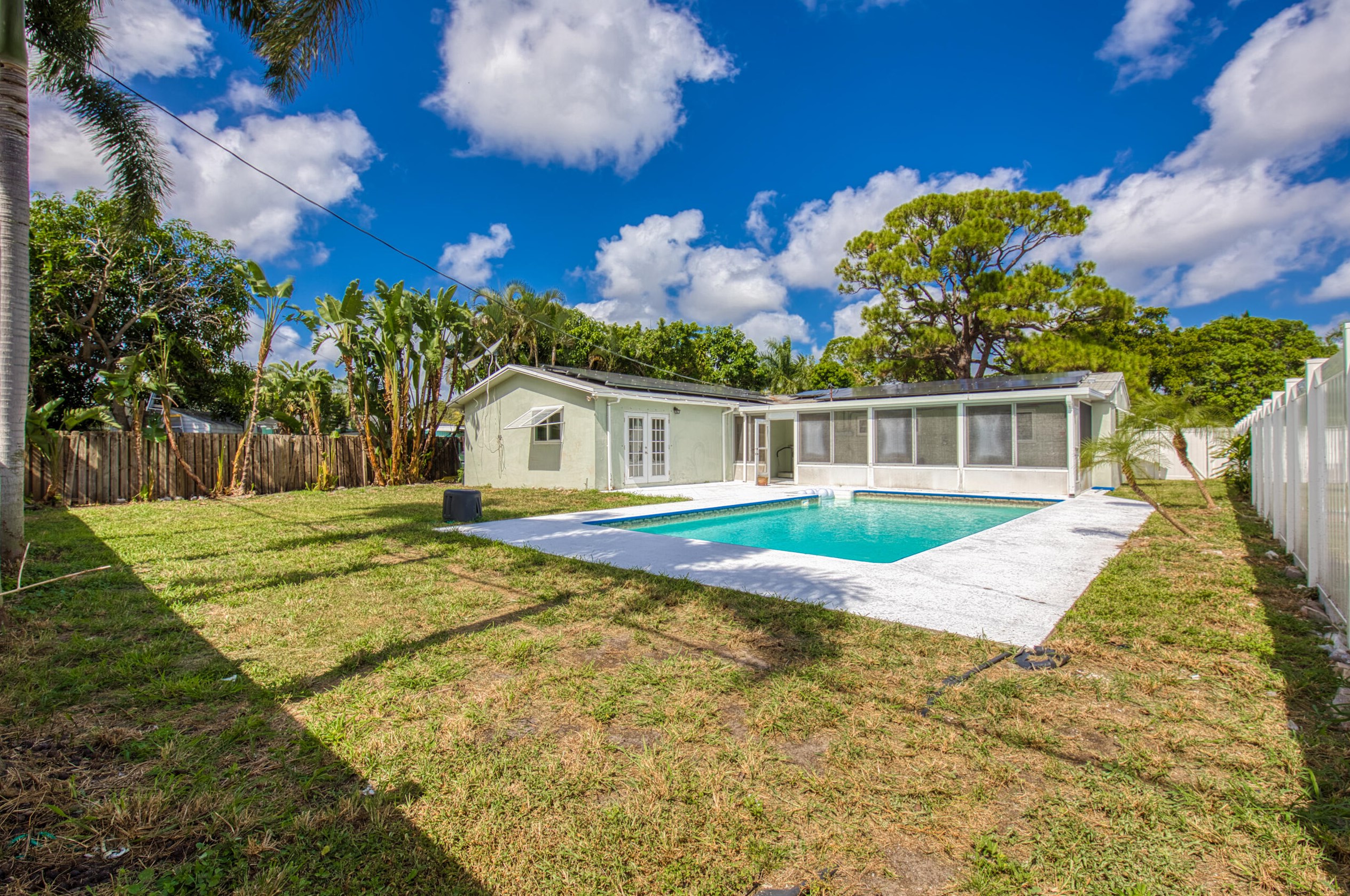 1931 Moor Dr, Lake Worth FL  33461-5722 exterior