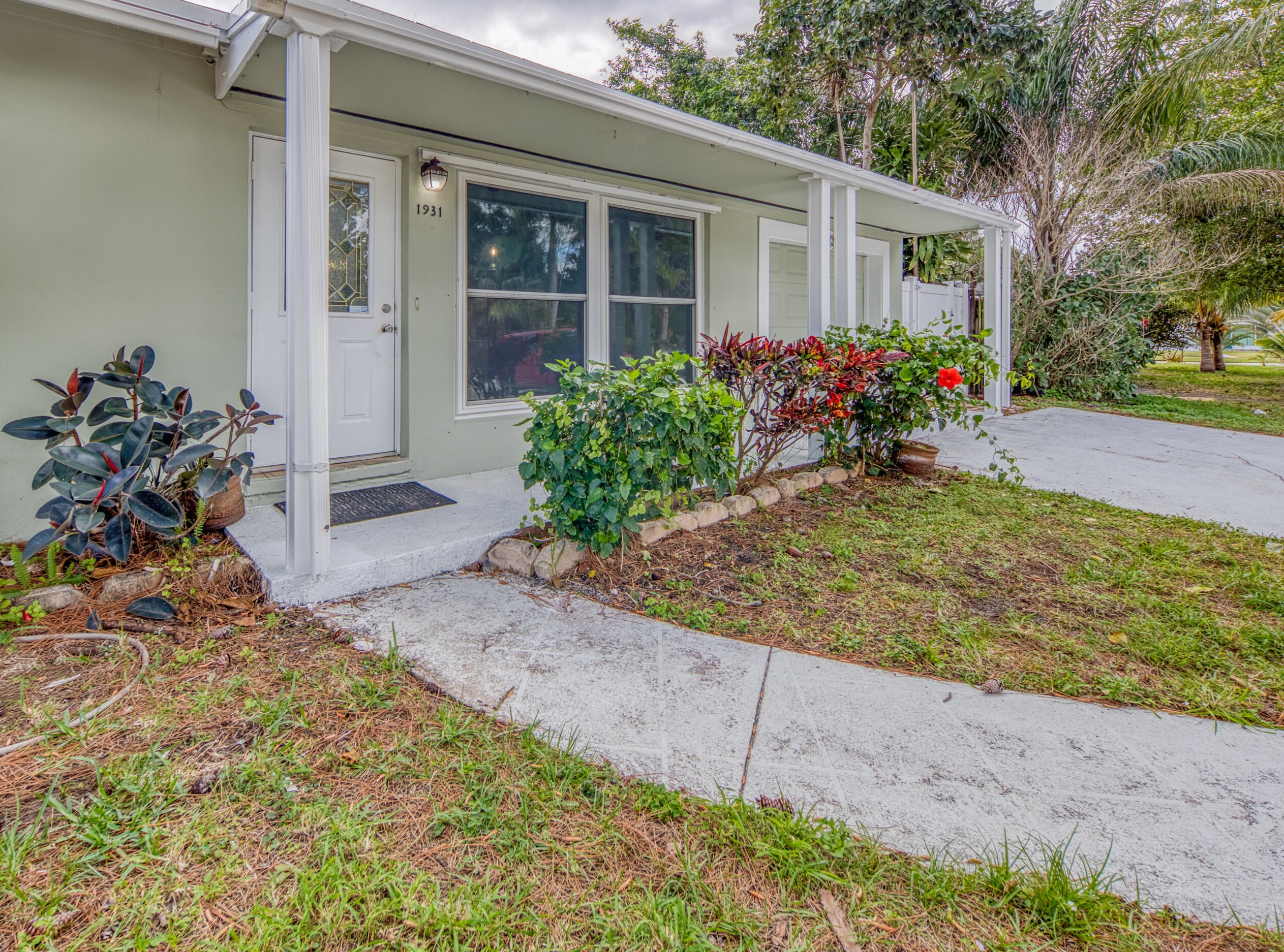 1931 Moor Dr, Lake Worth FL  33461-5722 exterior