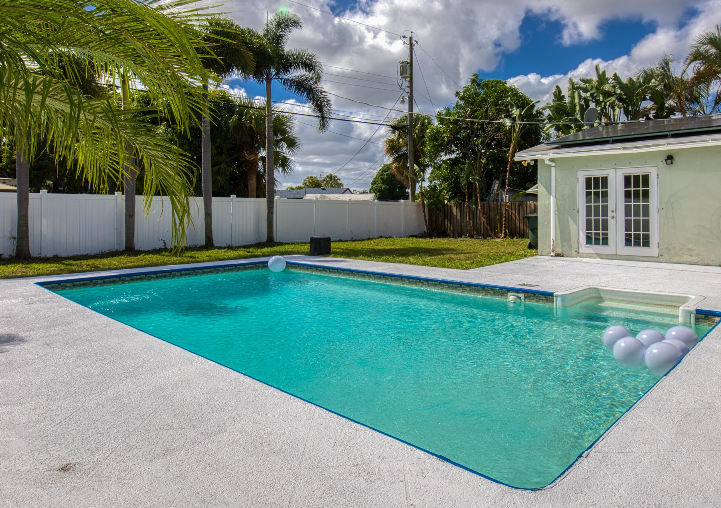 1931 Moor Dr, Lake Worth FL  33461-5722 exterior