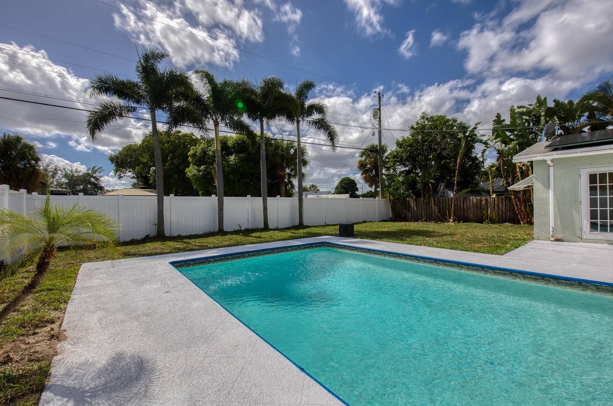 1931 Moor Dr, Lake Worth FL  33461-5722 exterior