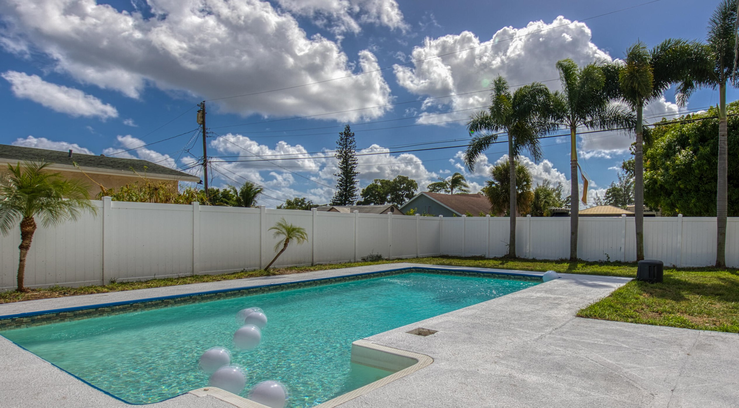 1931 Moor Dr, Lake Worth FL  33461-5722 exterior