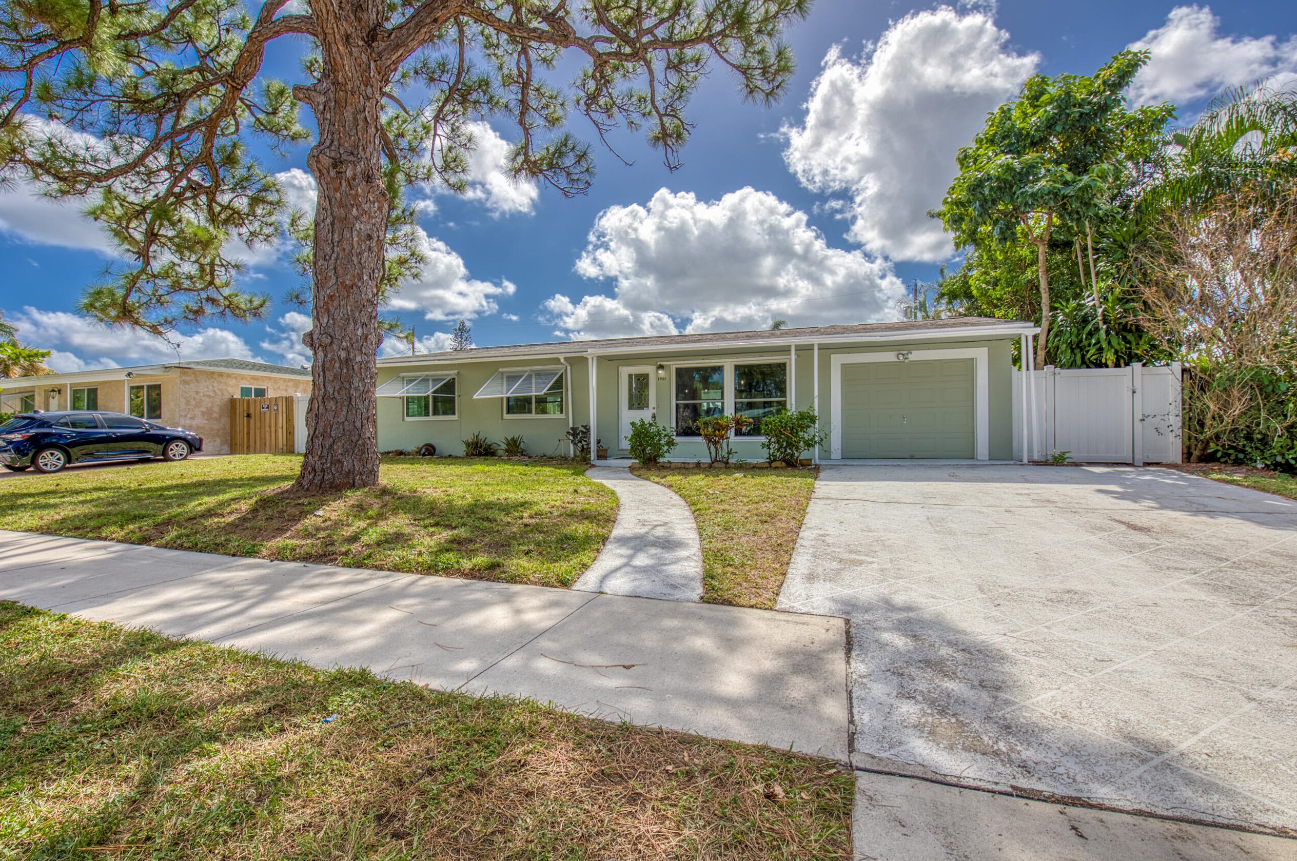 1931 Moor Dr, Lake Worth FL  33461-5722 exterior