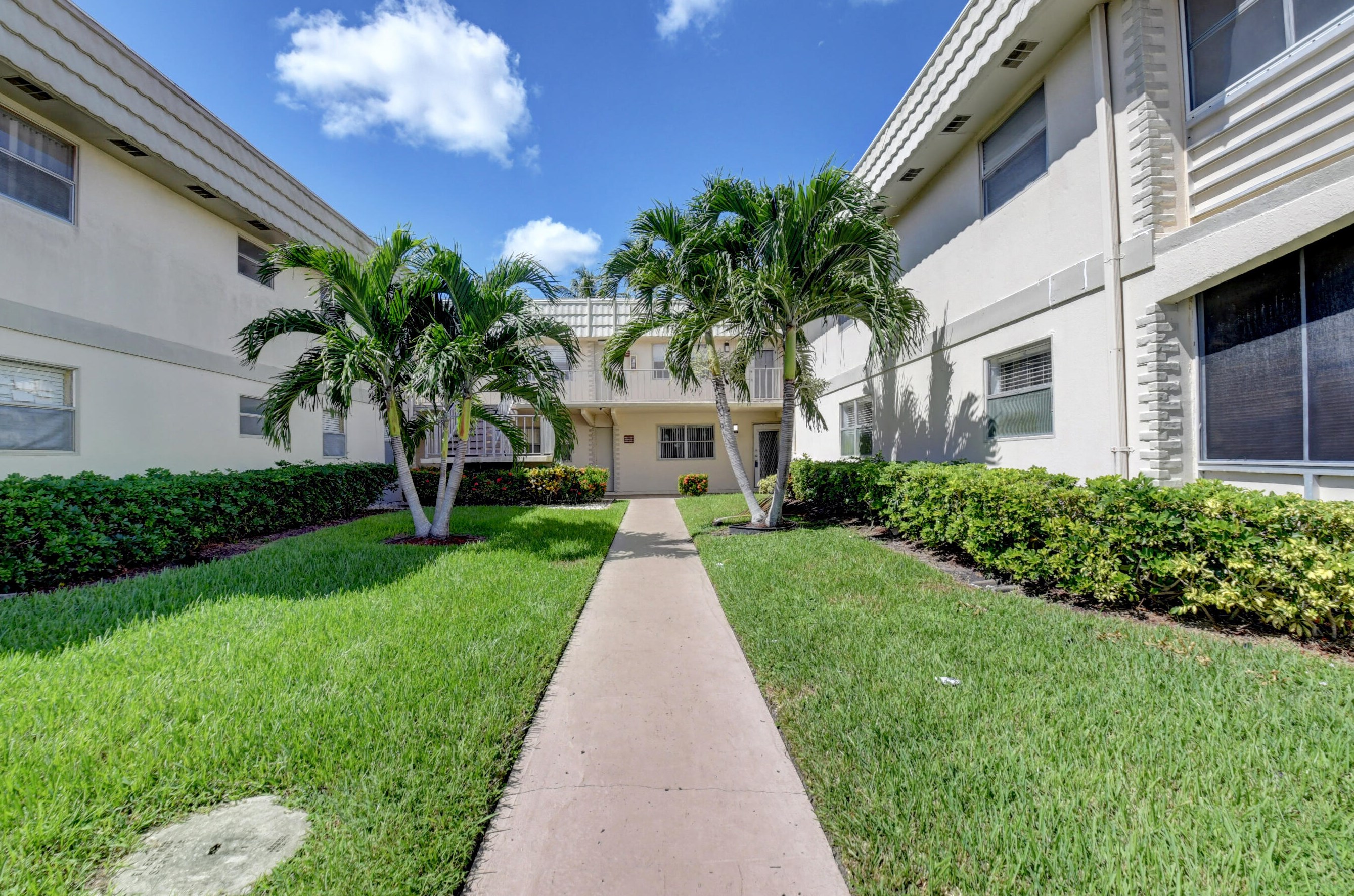 704 Saxony O, Delray Beach, FL 33446