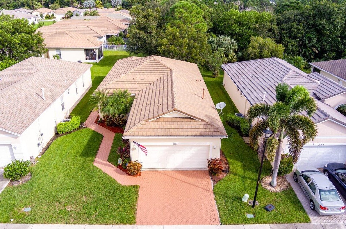 889 Sw Rocky Bayou Terrace, Fort Pierce, FL 34986