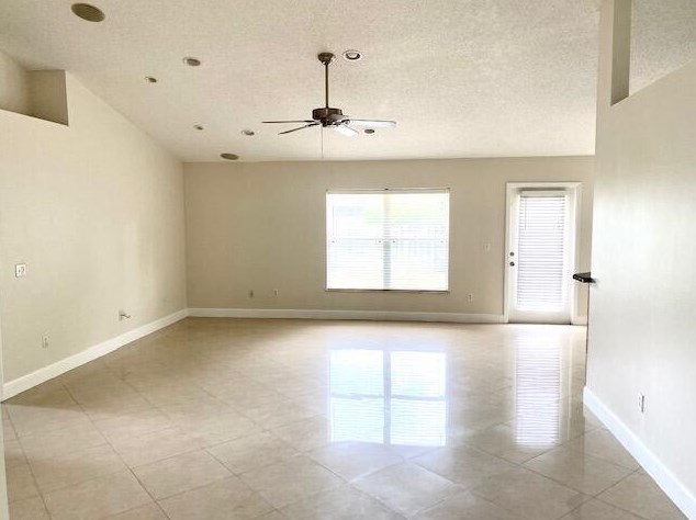 598 Nw Kingston St, Fort Pierce, FL 34983