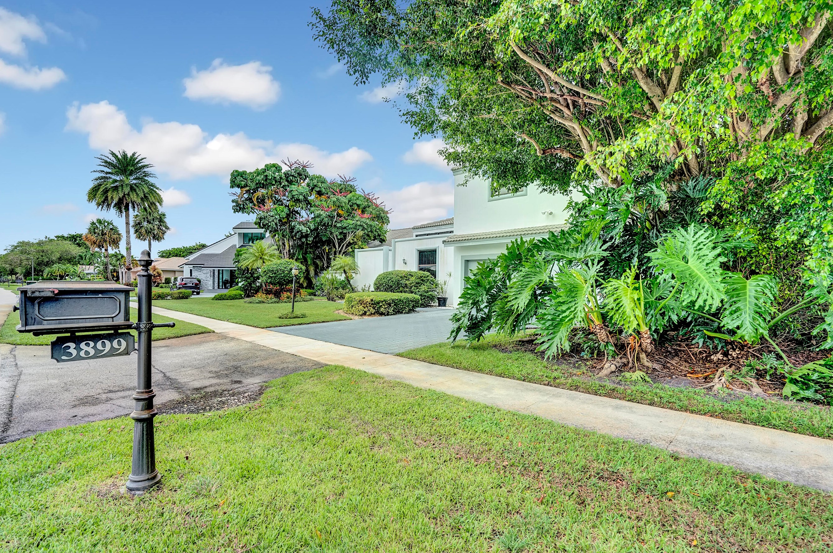 3899 Live Oak Blvd, Delray Beach, FL 33445