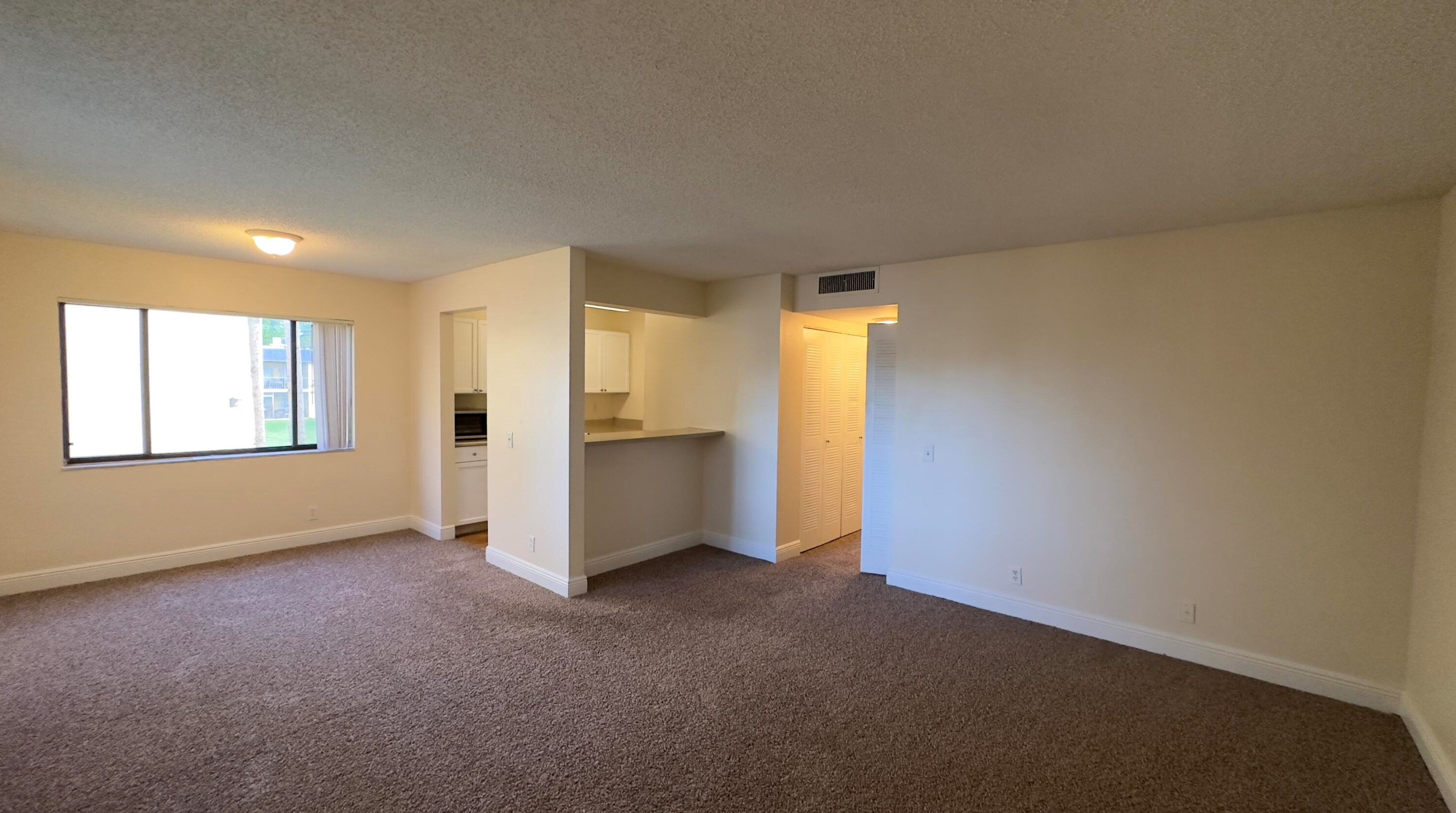 811 Meadows Cir, Boynton Beach, FL 33436
