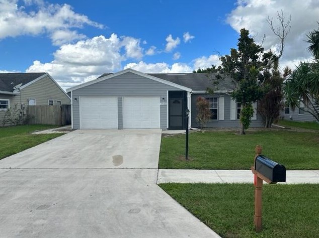 7915 Blairwood Cir, Lake Worth, FL 33467-1809