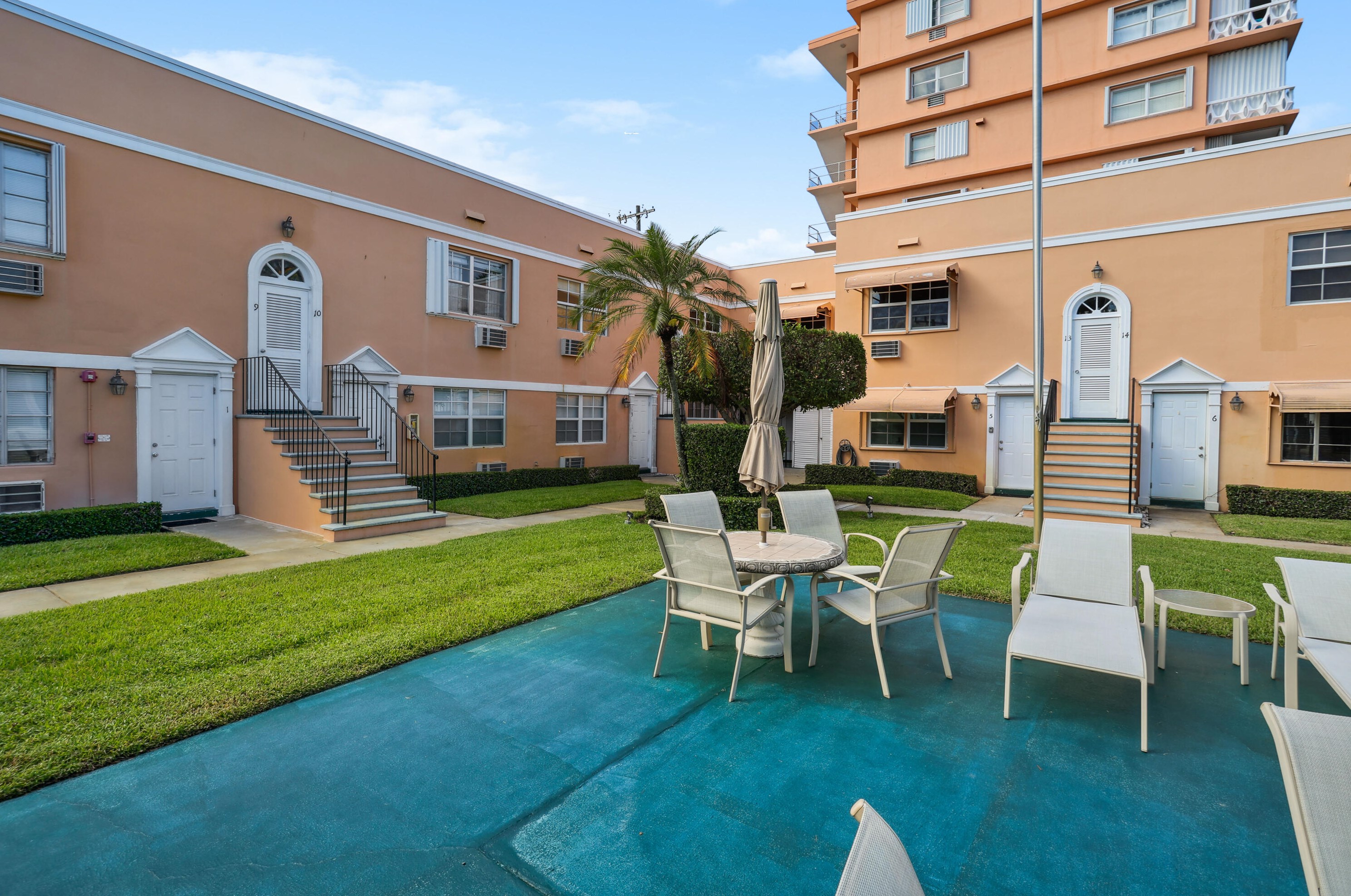 31 S Golfview Rd #13, Lake Worth, FL 33460
