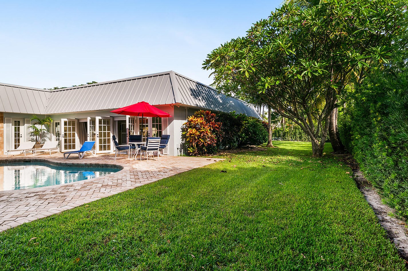 992 Atlantic Dr, Lake Worth FL  33462-4763 exterior