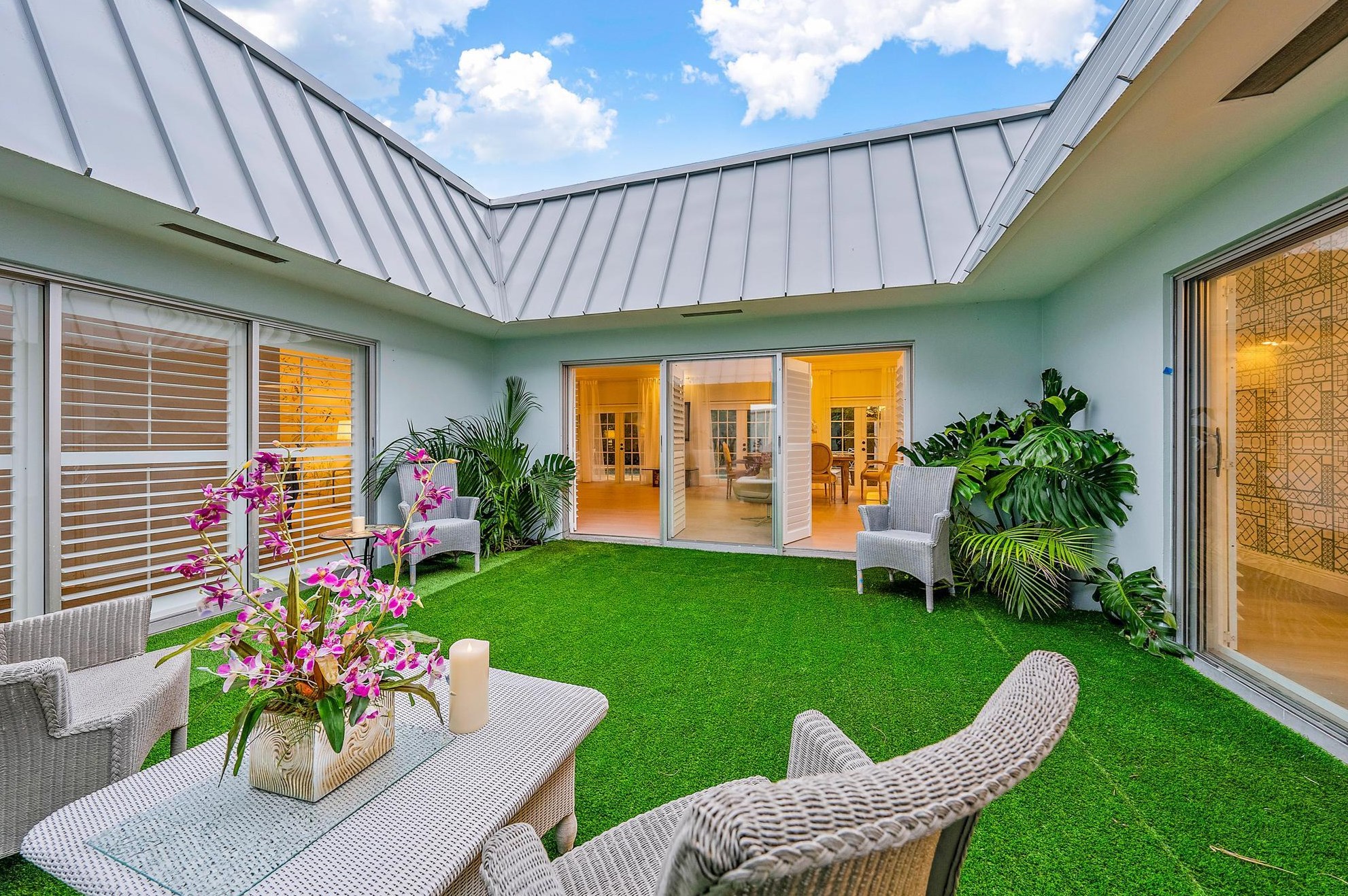 992 Atlantic Dr, Lake Worth FL  33462-4763 exterior