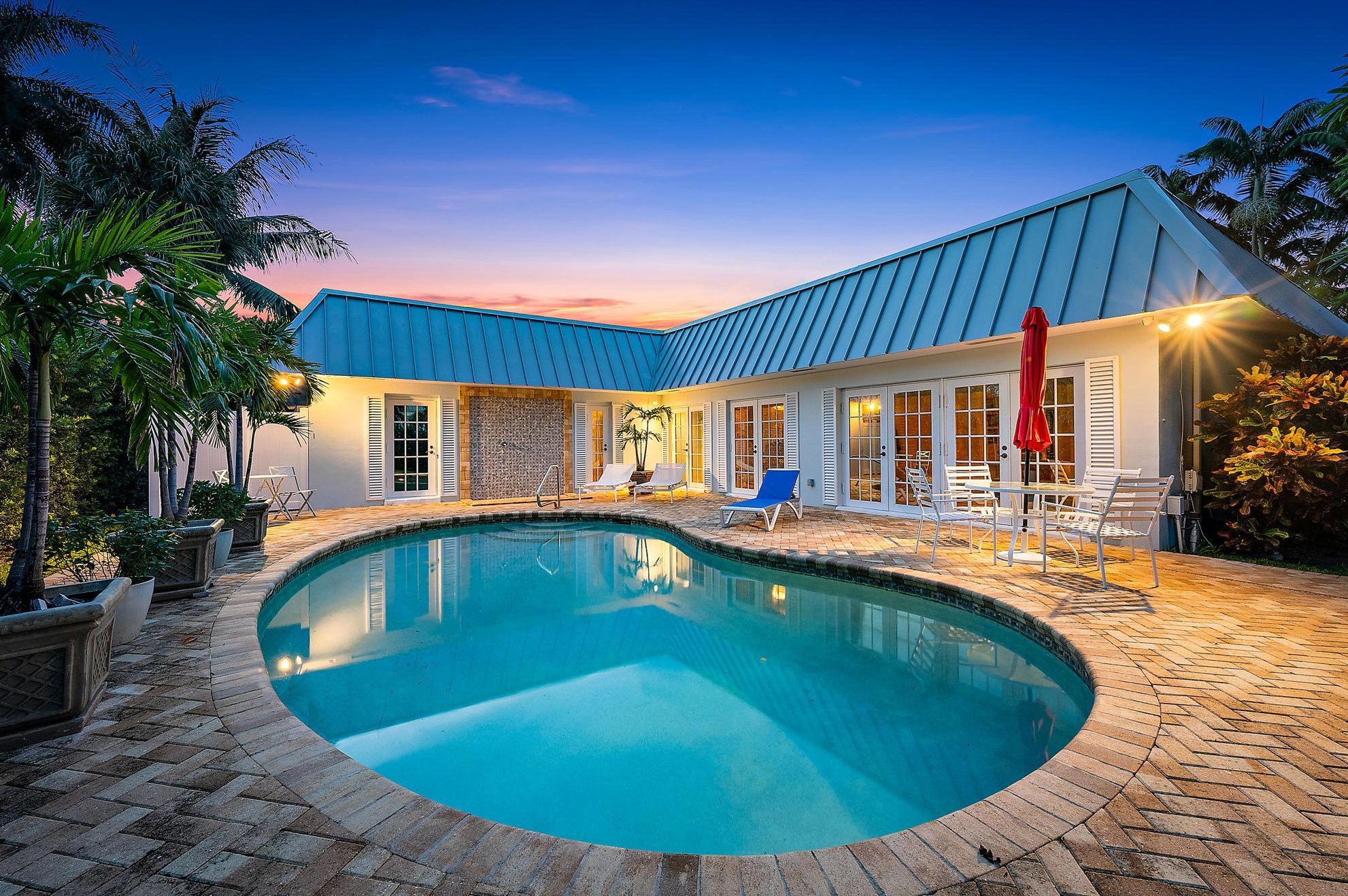 992 Atlantic Dr, Lake Worth FL  33462-4763 exterior